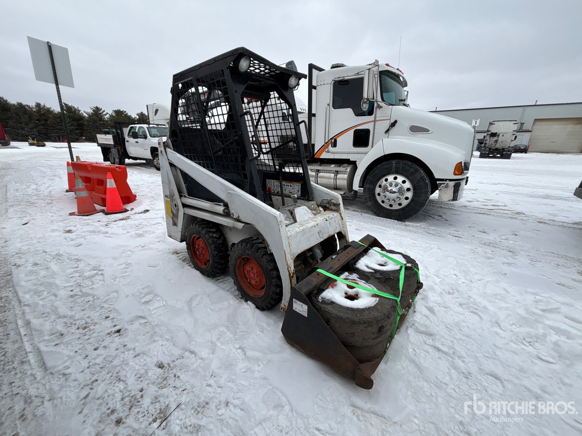 General Appearance with Picture, Right Front Corner