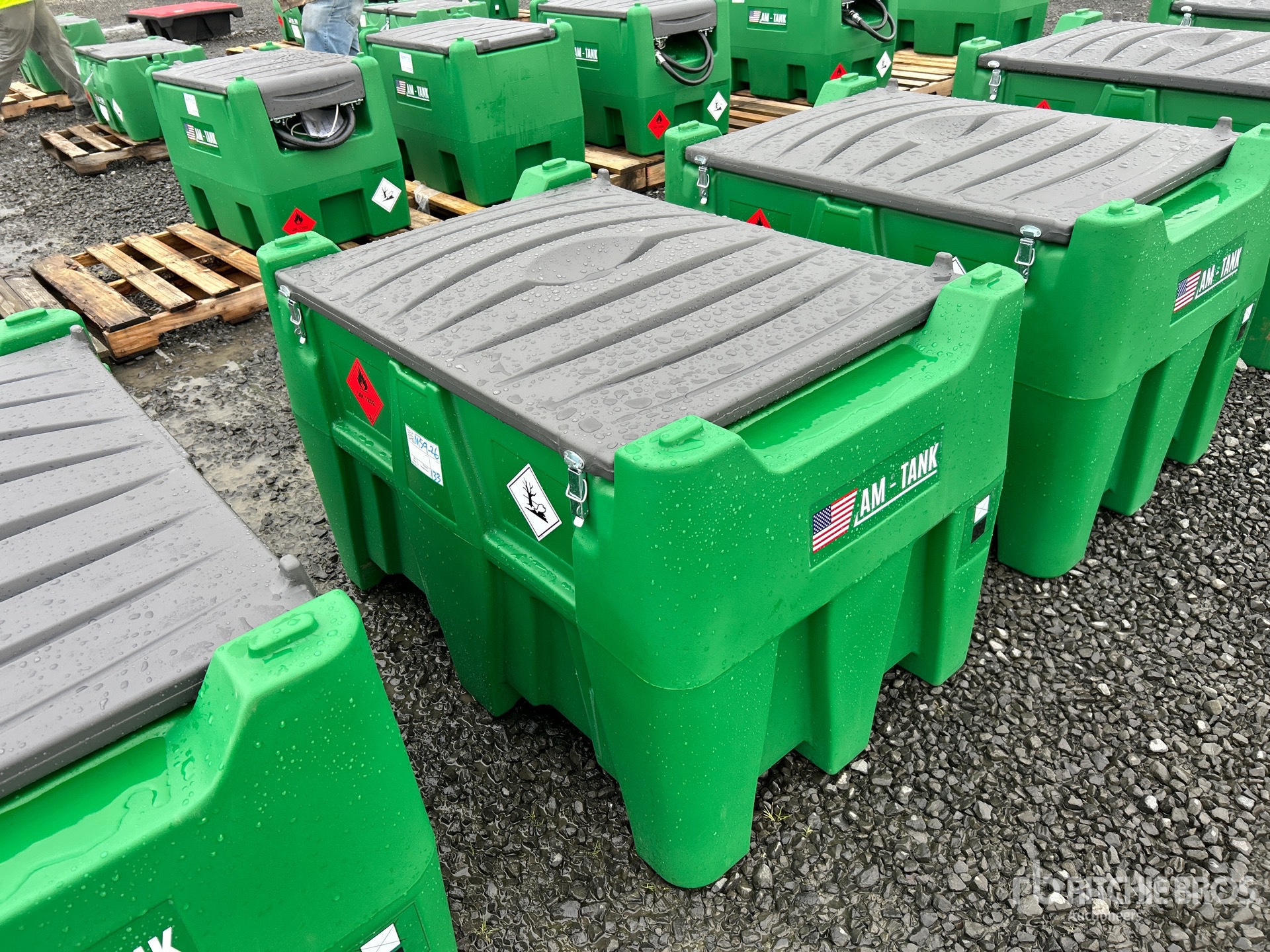 General Appearance with Bild, Ecke vorne links