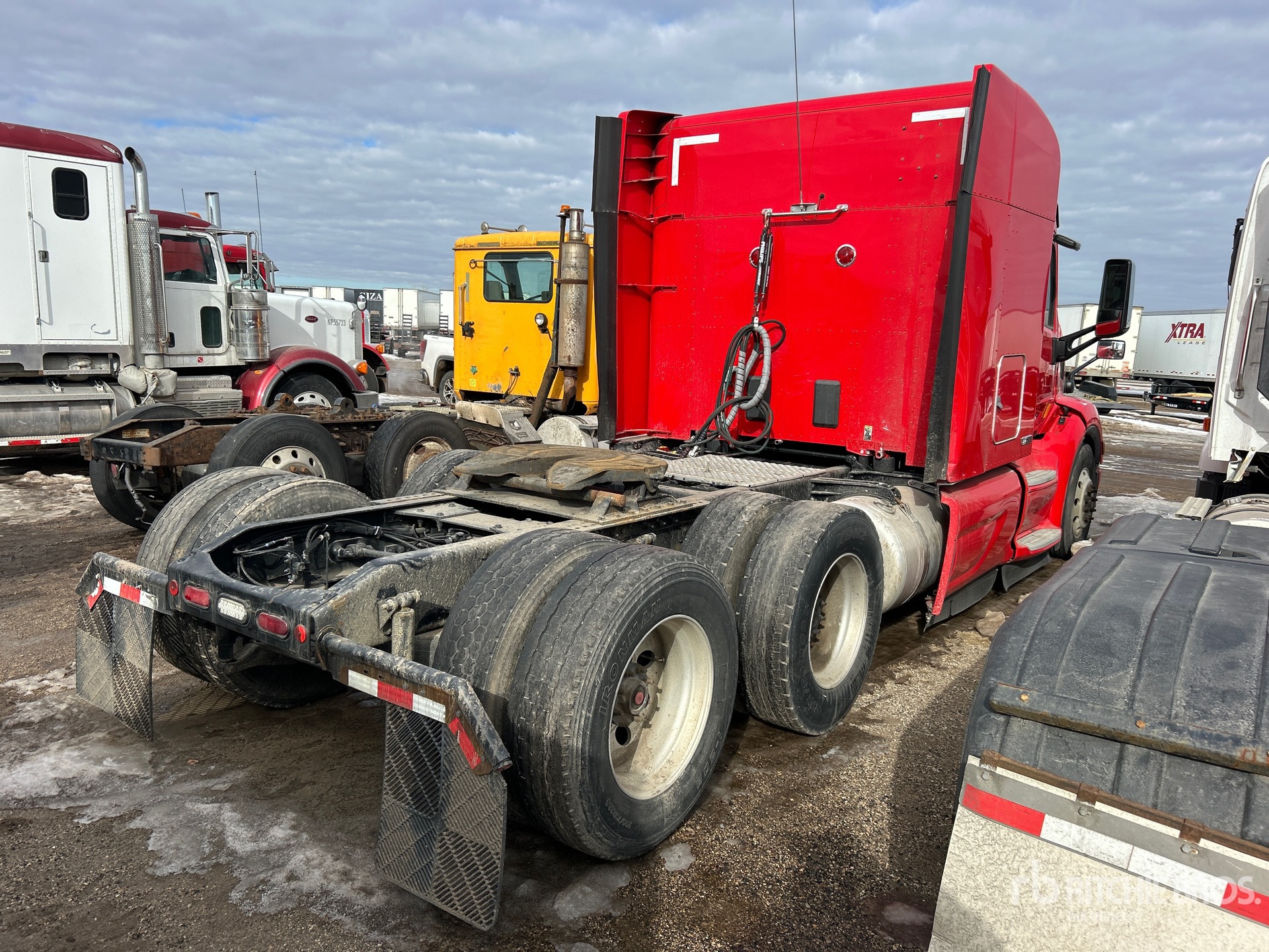 Aspect général with Image, coin arrière droit