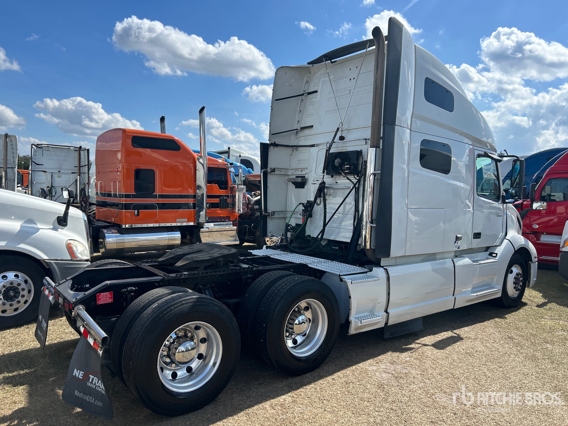 General Appearance with Imagen: esquina trasera derecha