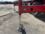 Crane Superstructure with Outrigger Cylinders