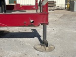 Crane Superstructure with Outrigger Cylinders