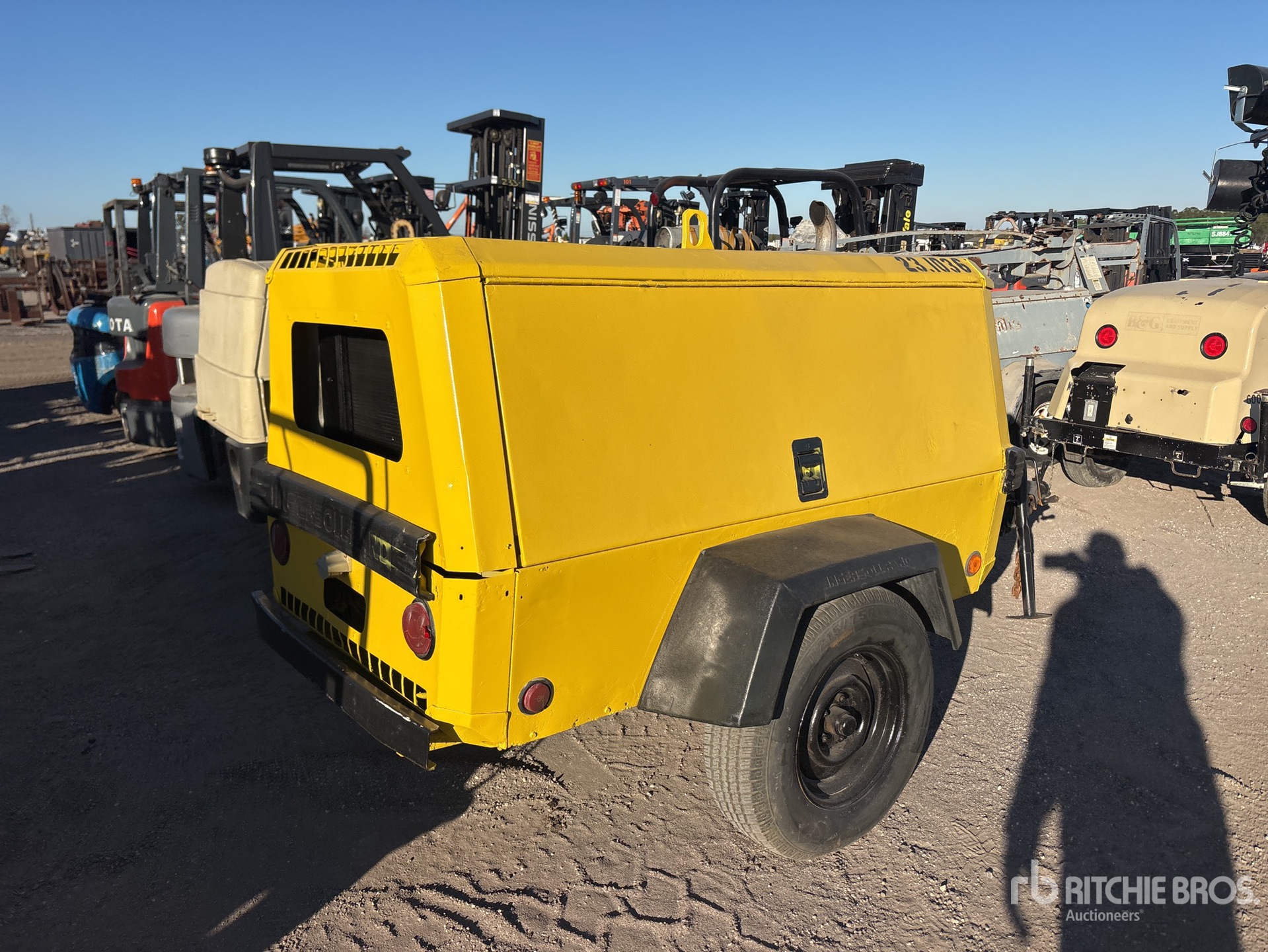 Aspect général with Image, coin arrière droit