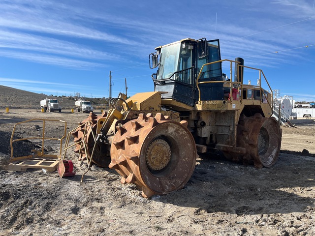 2005 (unverified) Cat 826H Landfill Compactor