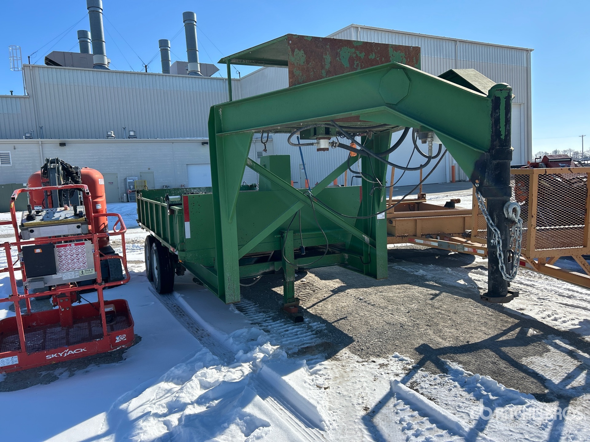 General Appearance with Bild, Ecke vorne rechts