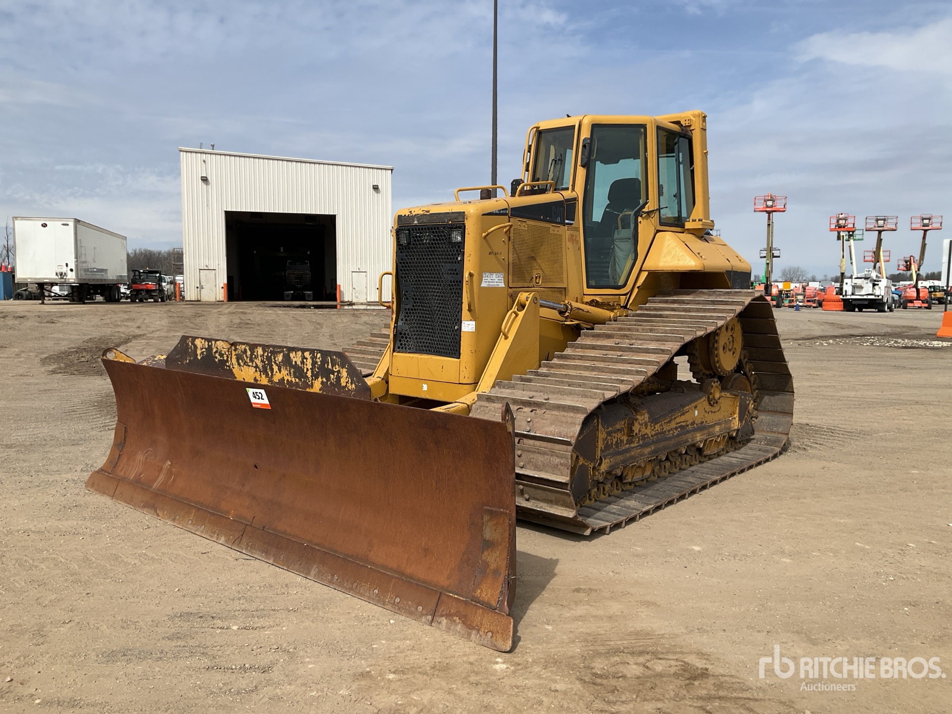 General Appearance with Bild, Ecke vorne links