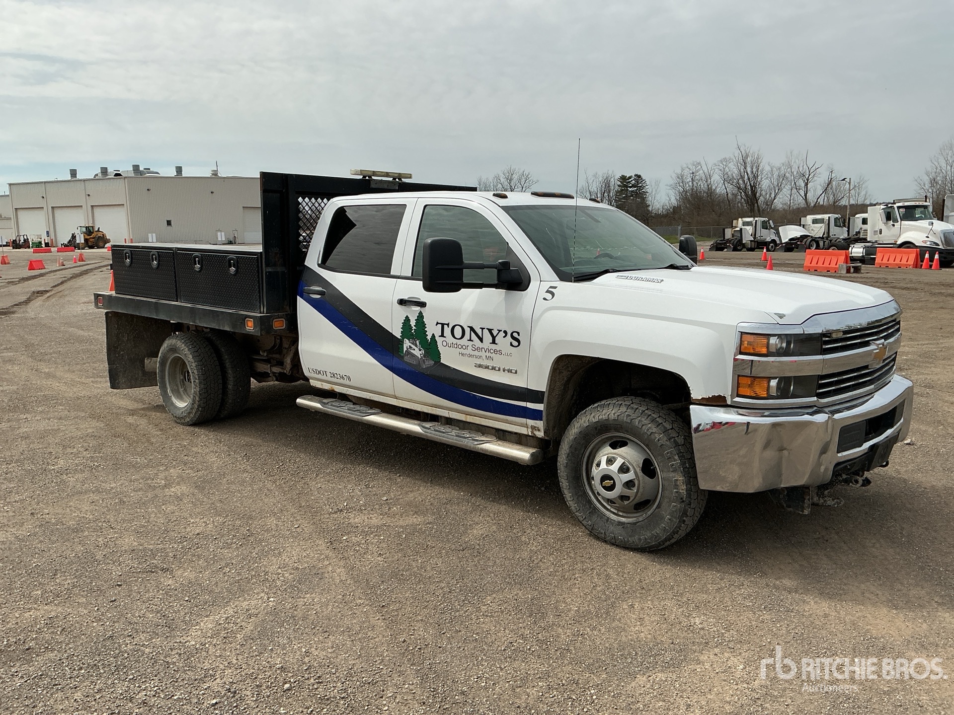 Aspect général with Image, coin avant droit