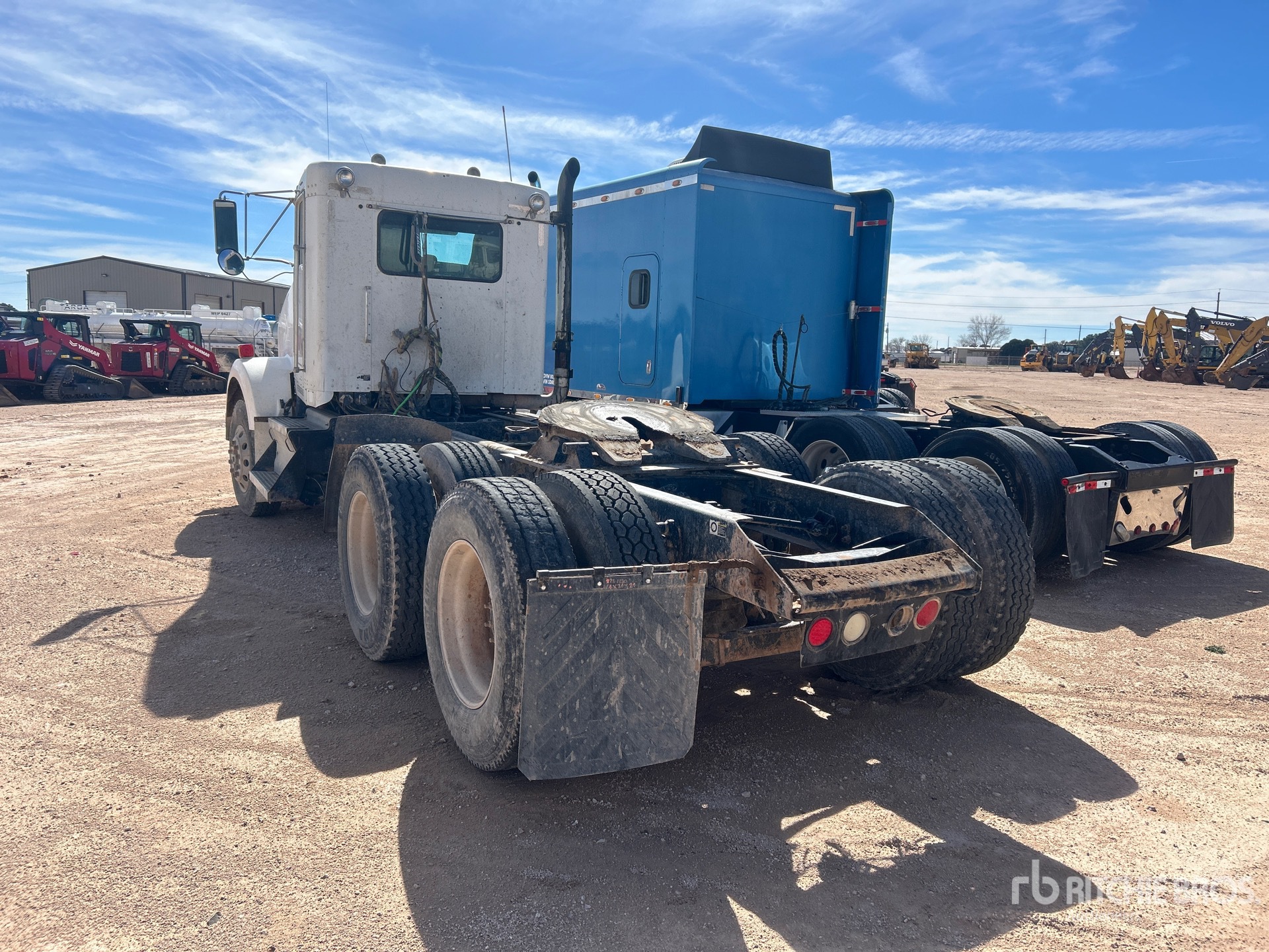 General Appearance with Foto, angolo posteriore sinistro