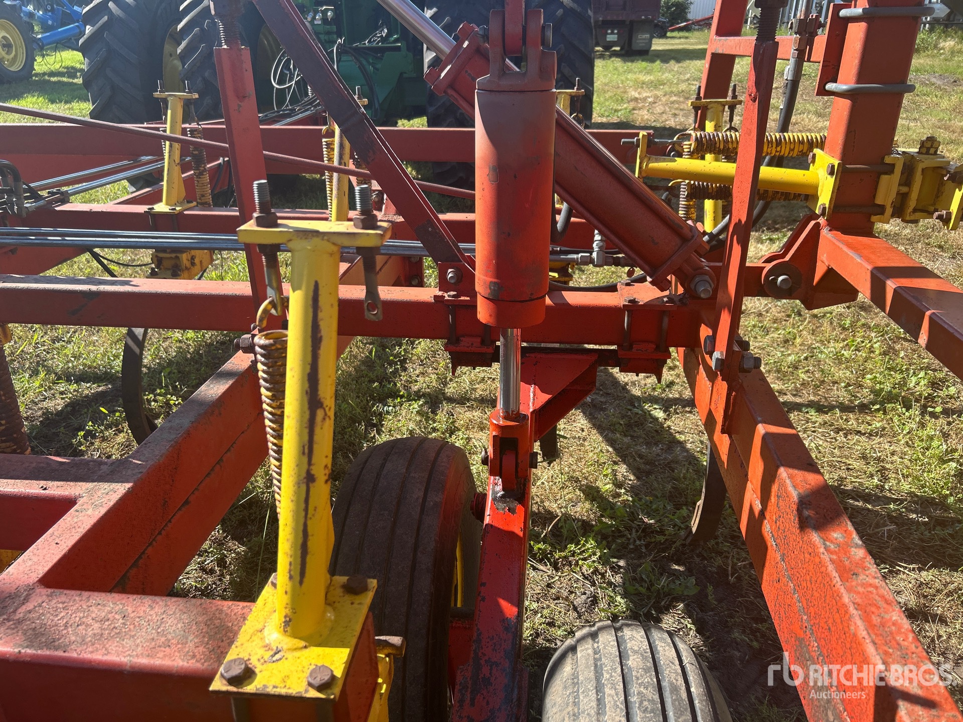 Bourgault COMMANDER 34-38