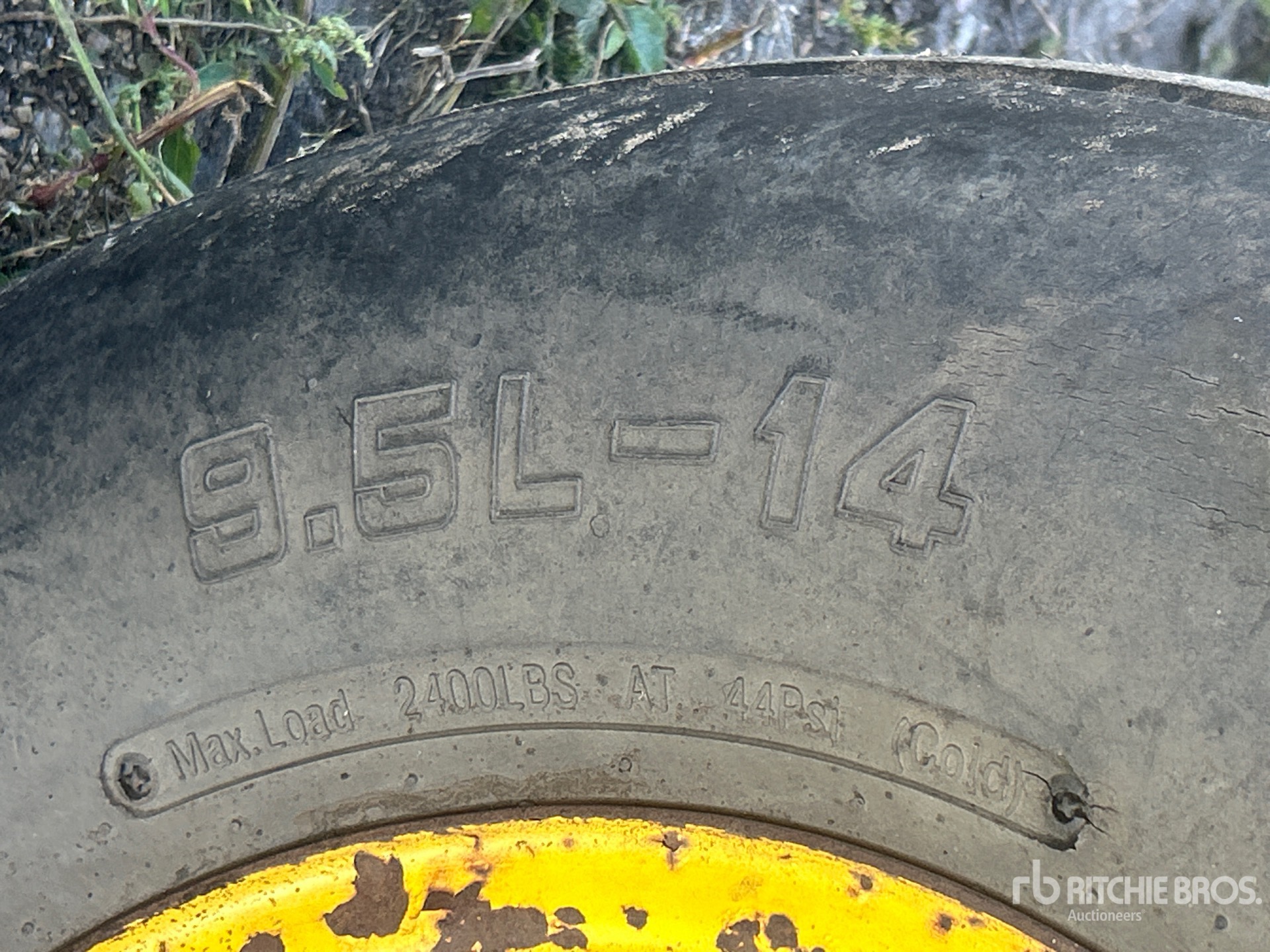 Bourgault COMMANDER 34-38