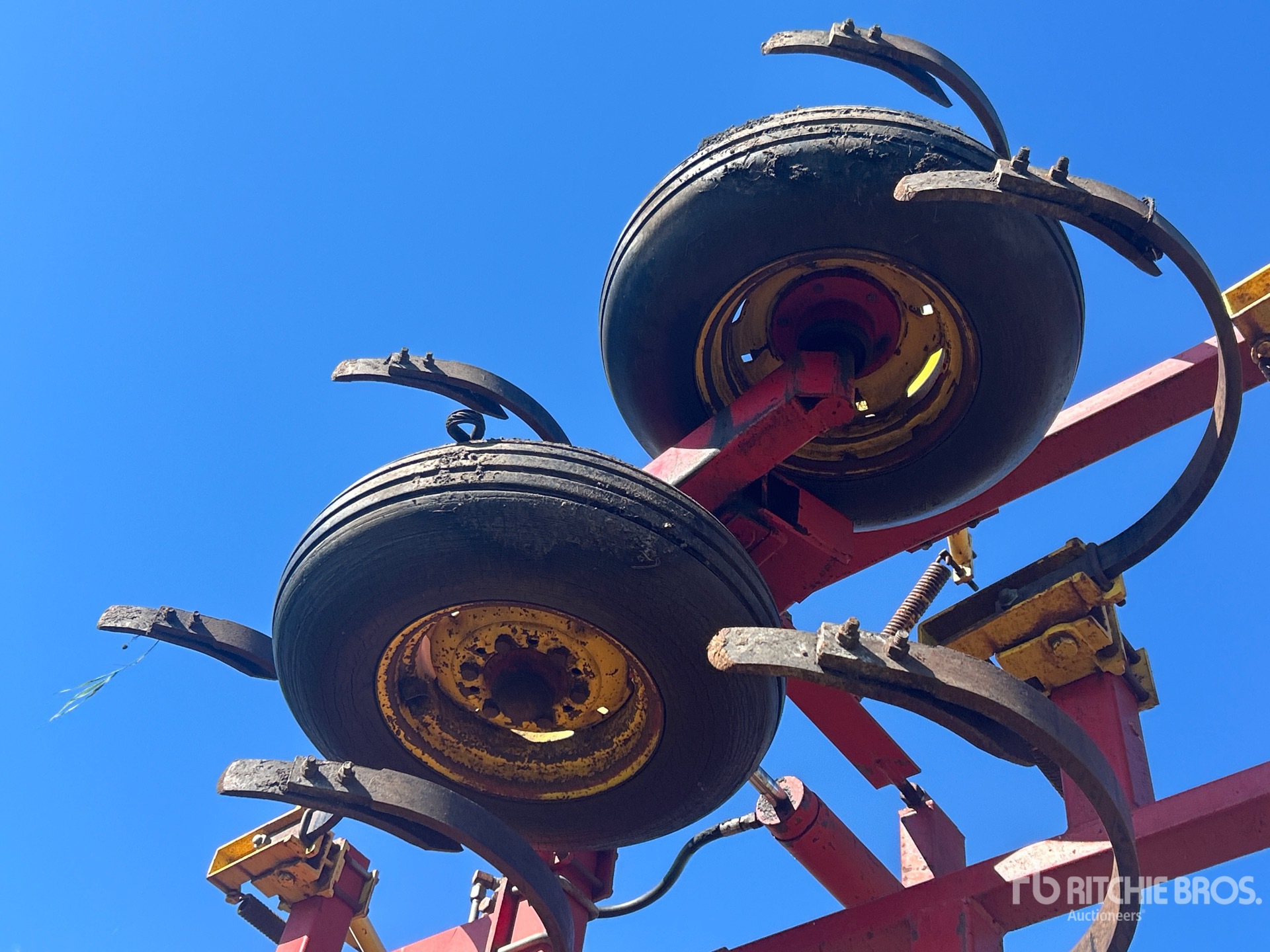 Bourgault COMMANDER 34-38