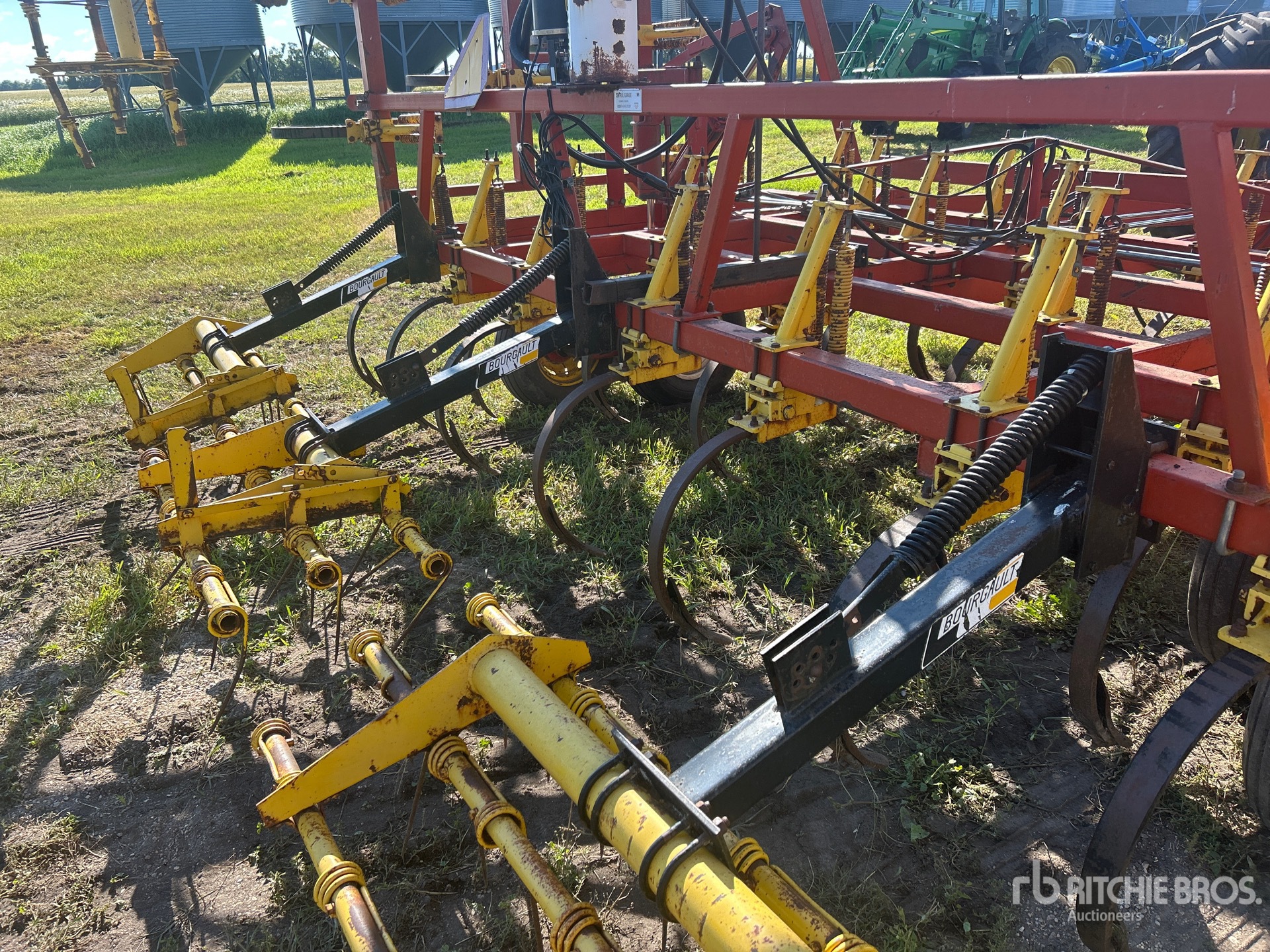 Bourgault COMMANDER 34-38