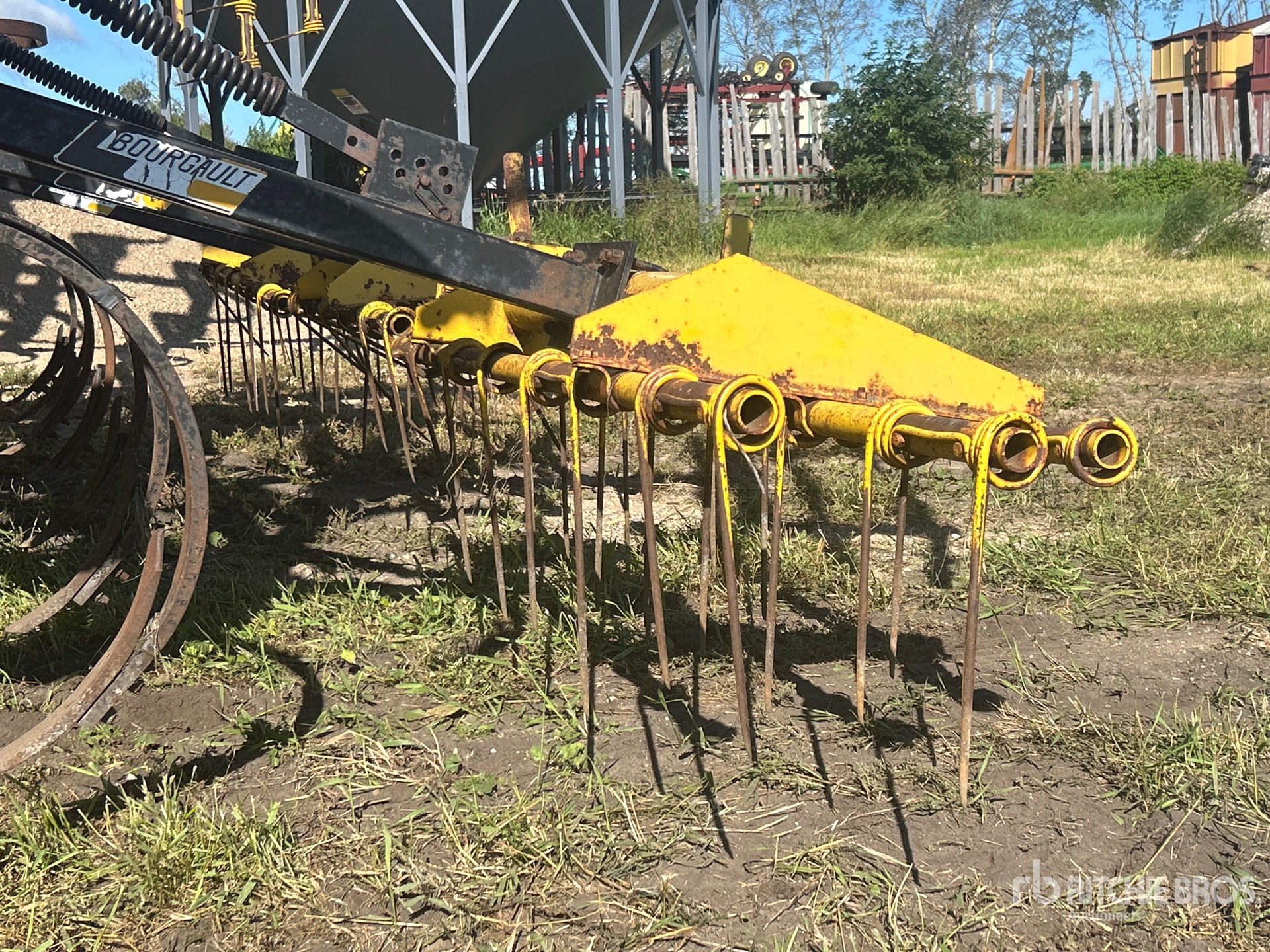 Bourgault COMMANDER 34-38