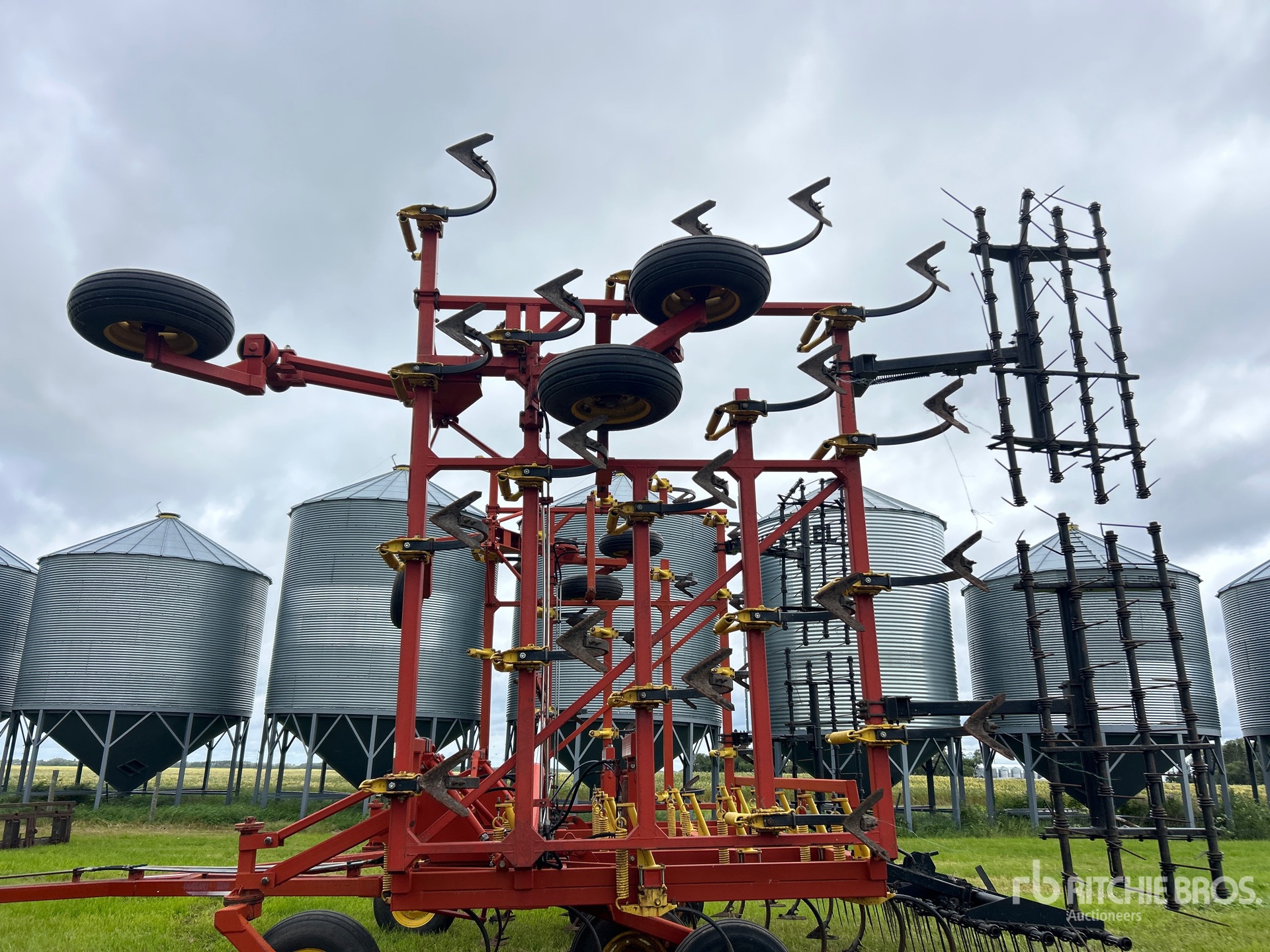 Bourgault 8800