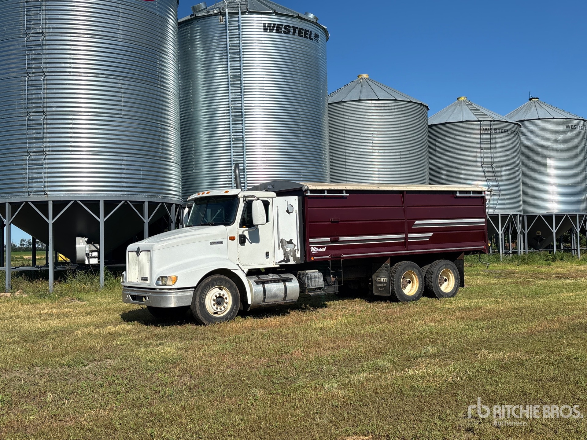 2001 International 9100