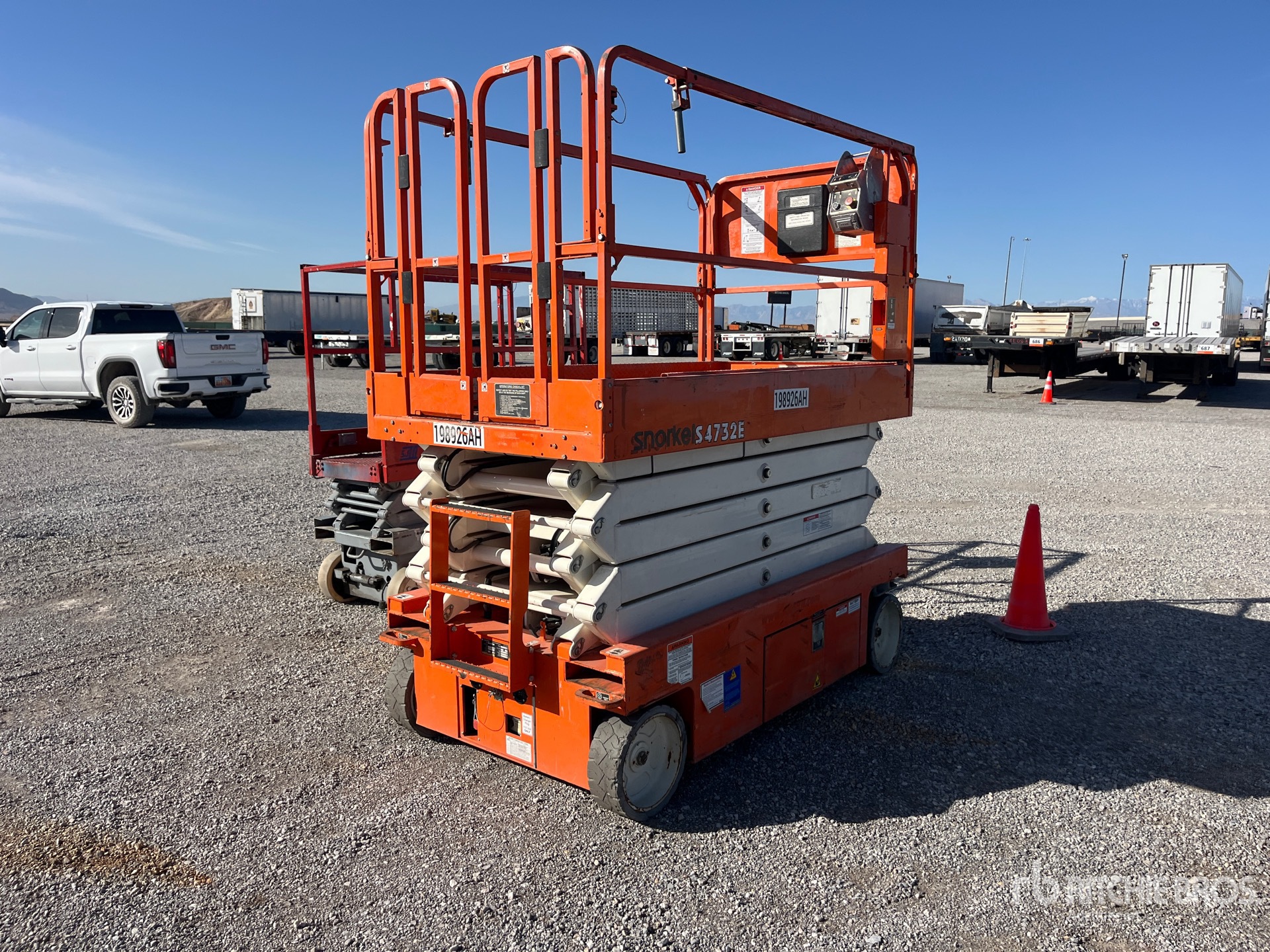 General Appearance with Picture, Left Rear Corner