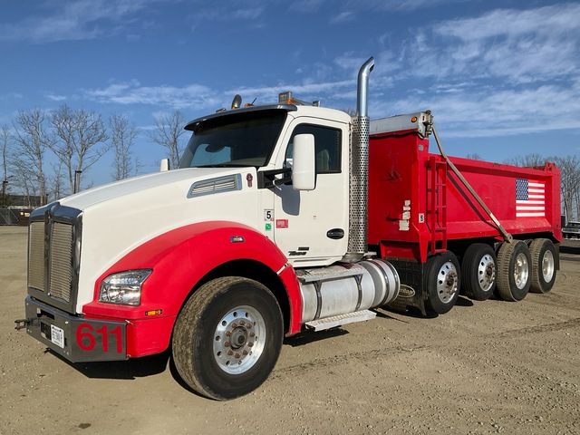 2014 Kenworth T880 10x4 T/A Dump Truck