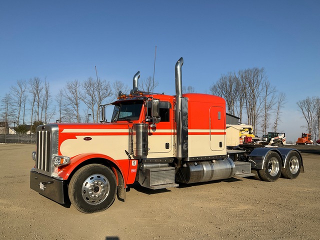 2022 Peterbilt 389 6x4 T/A Sleeper Truck Tractor