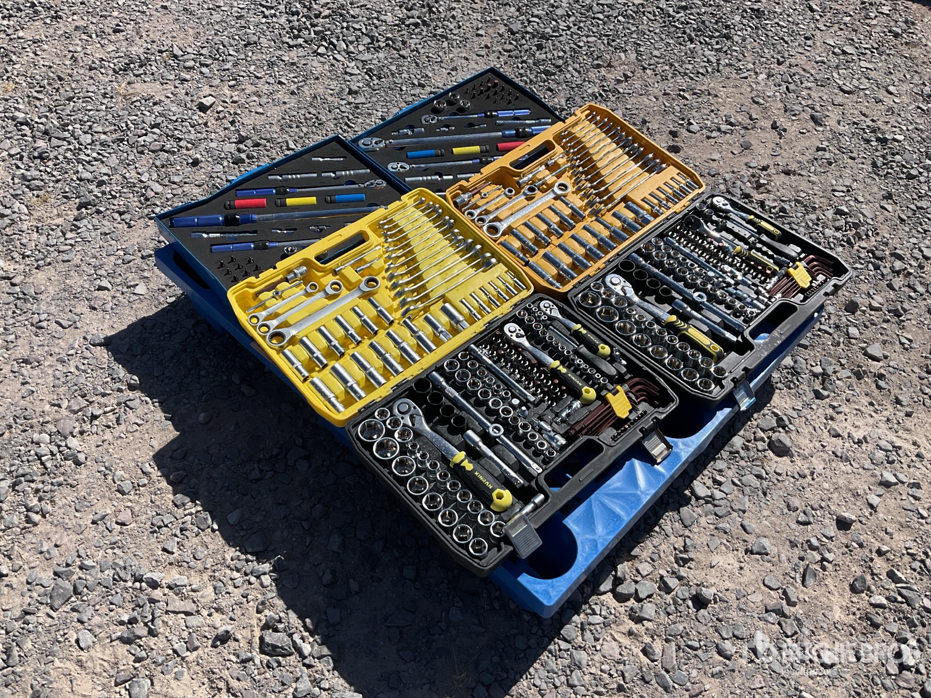 Aspect général with Image, coin avant gauche