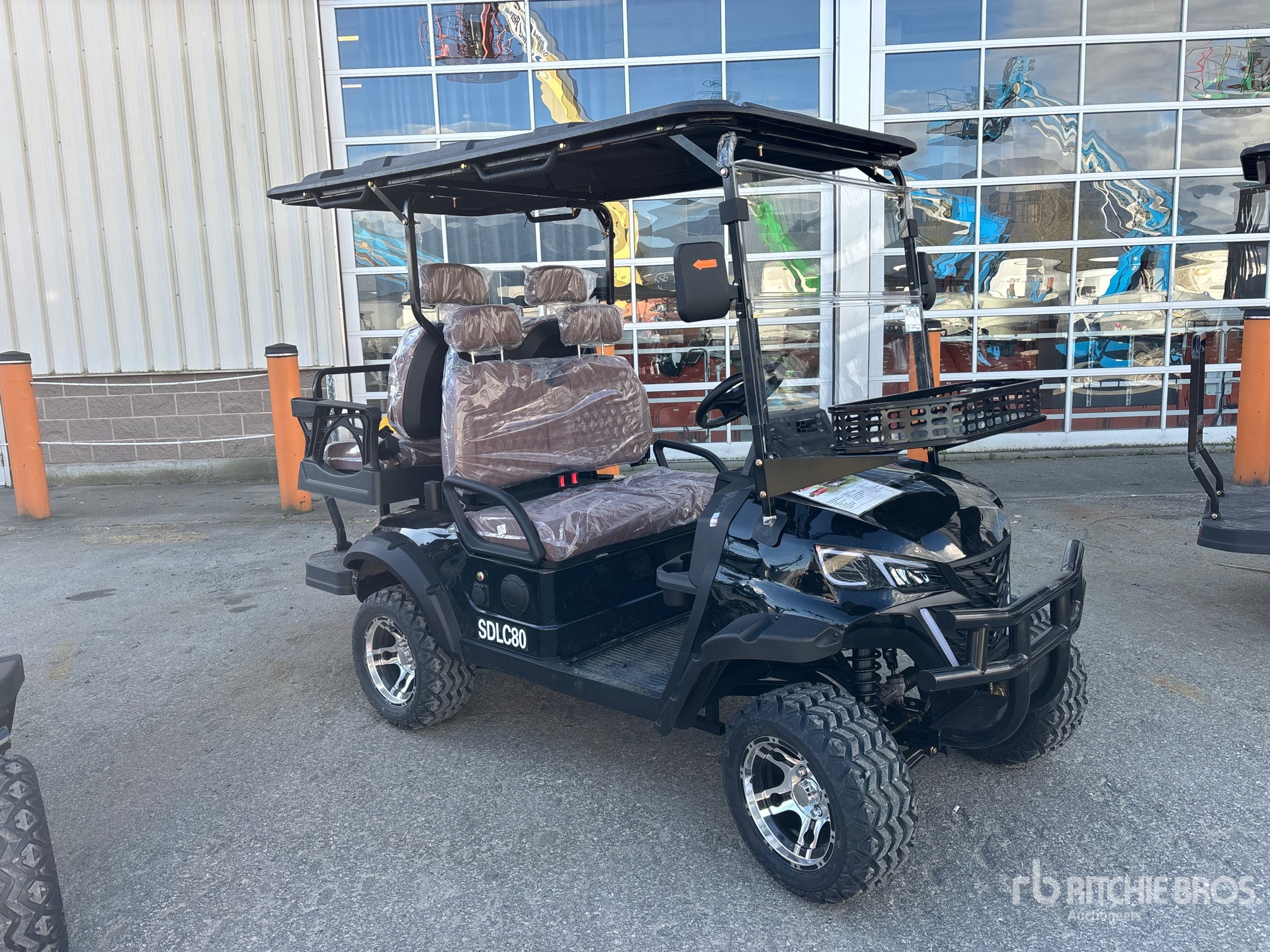 General Appearance with Image, coin avant droit