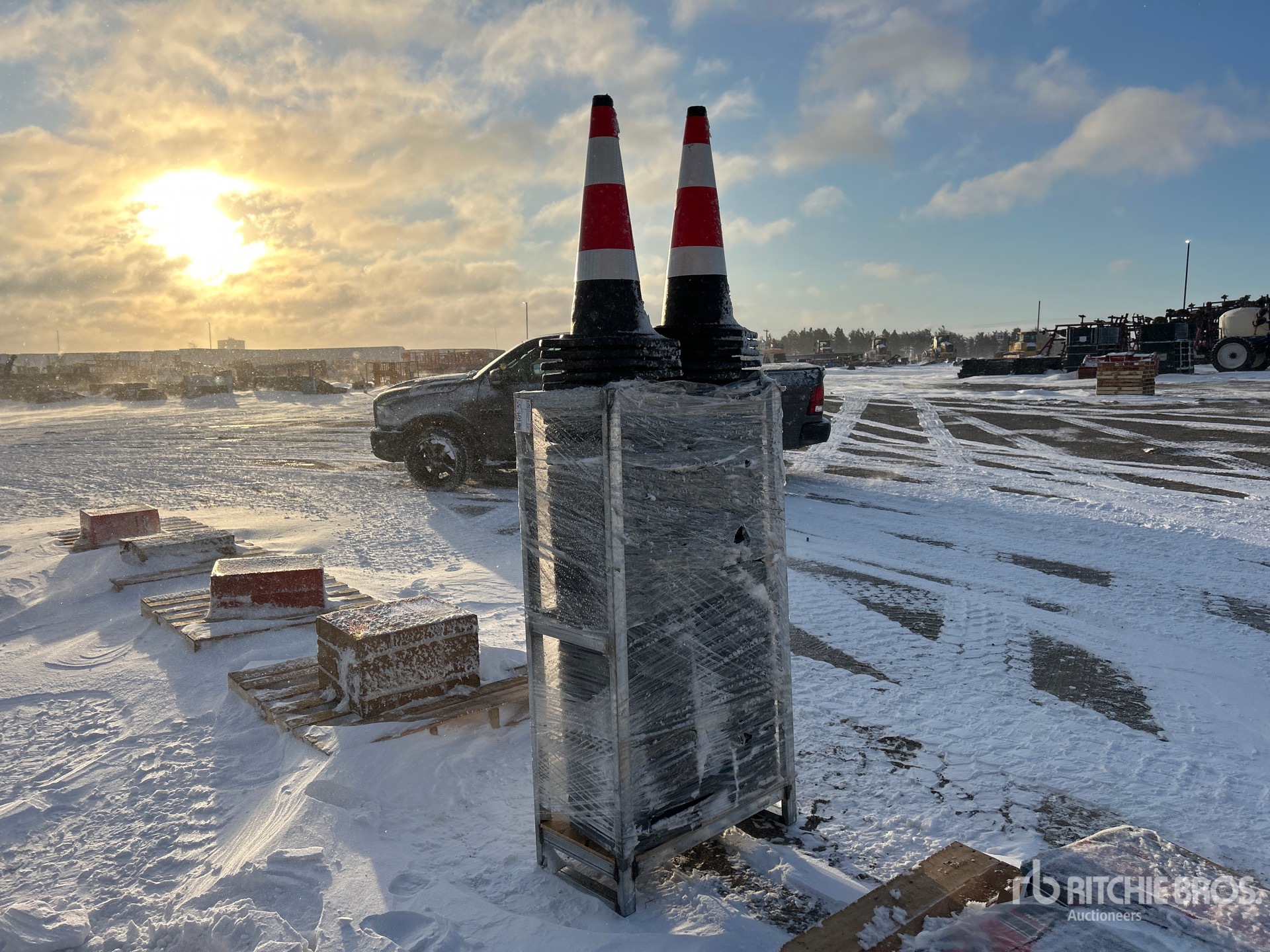 General Appearance with Picture, Left Rear Corner