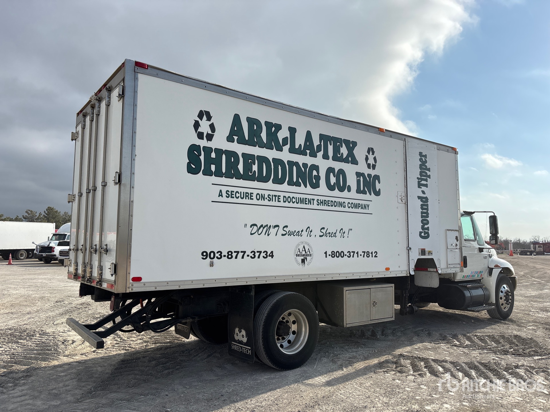 General Appearance with Bild, Ecke hinten rechts