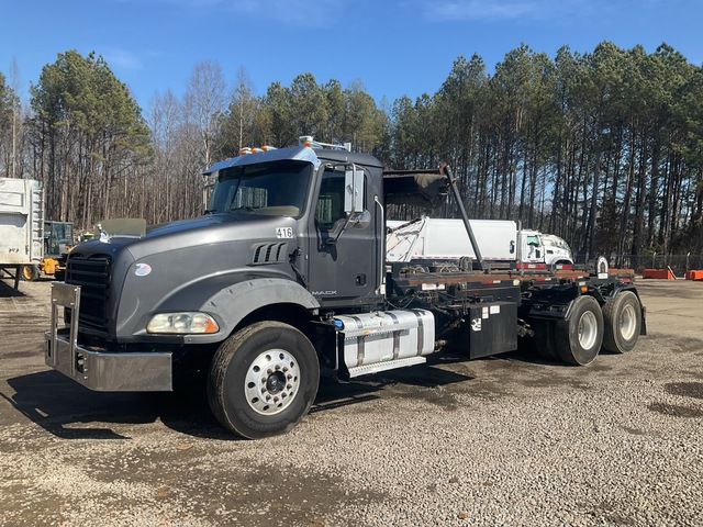 MACK Camion benne avec pelle à neige | La Jouetterie