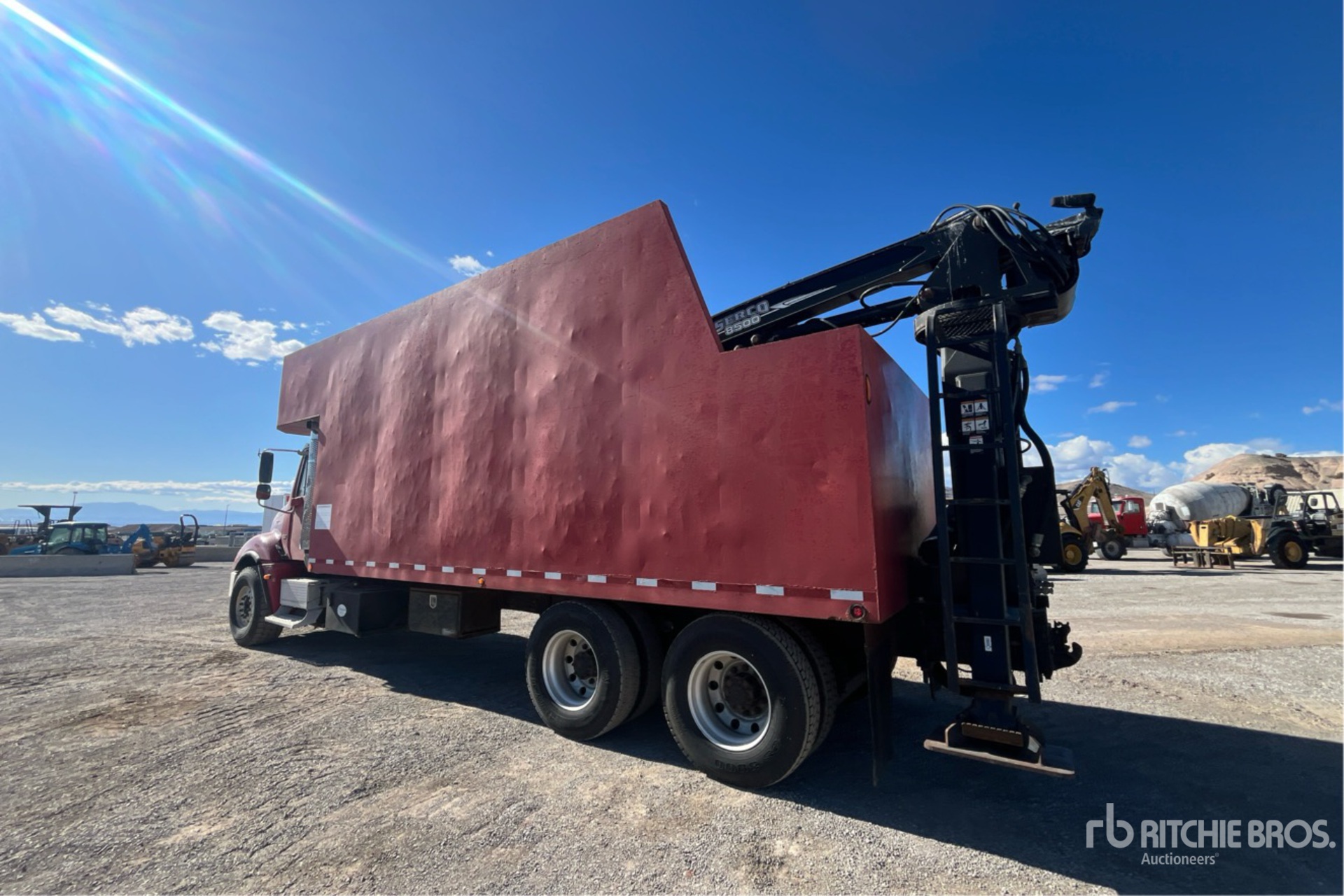 Aspect général with Image, coin arrière gauche