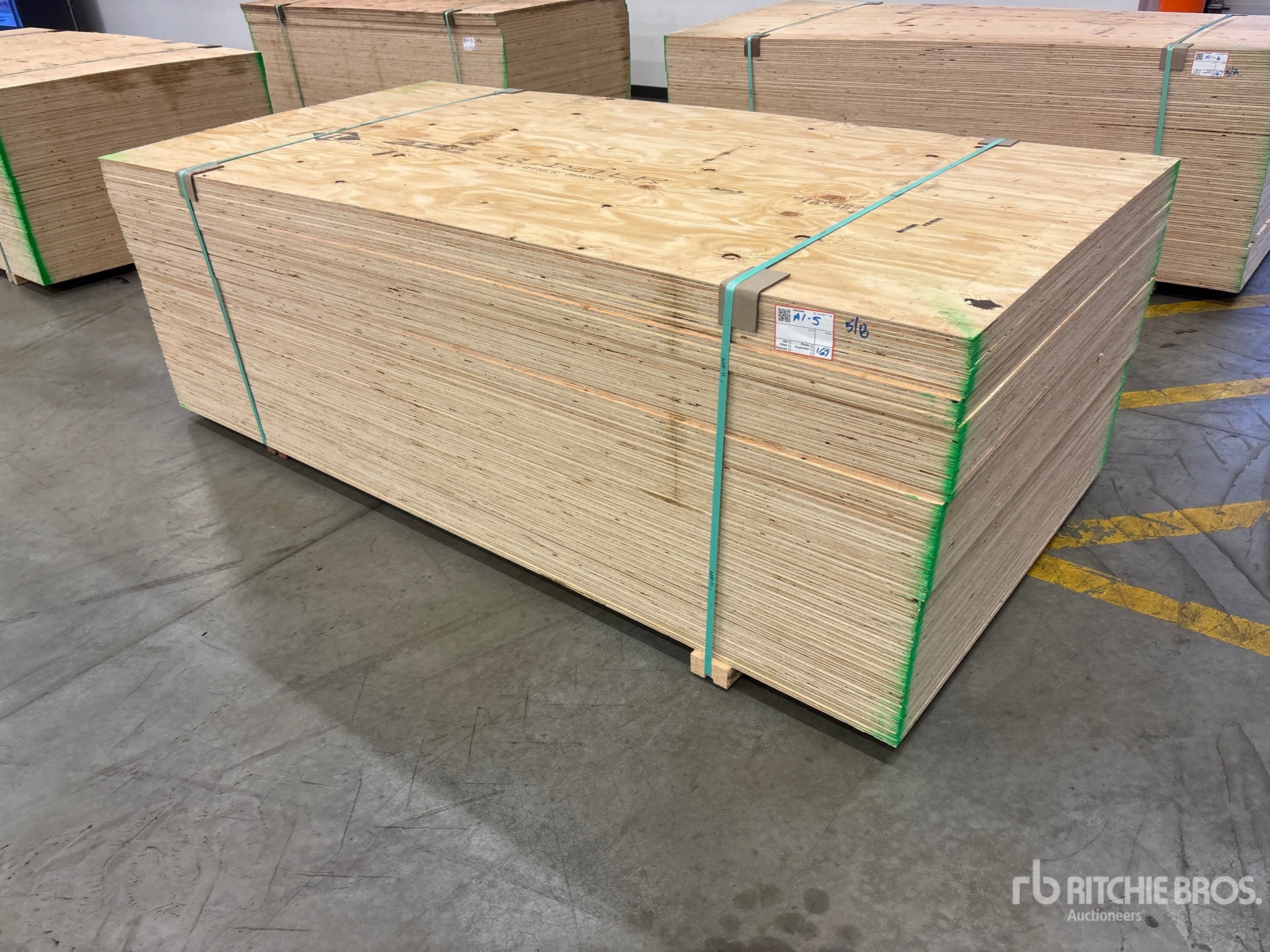 General Appearance with Bild, Ecke vorne links