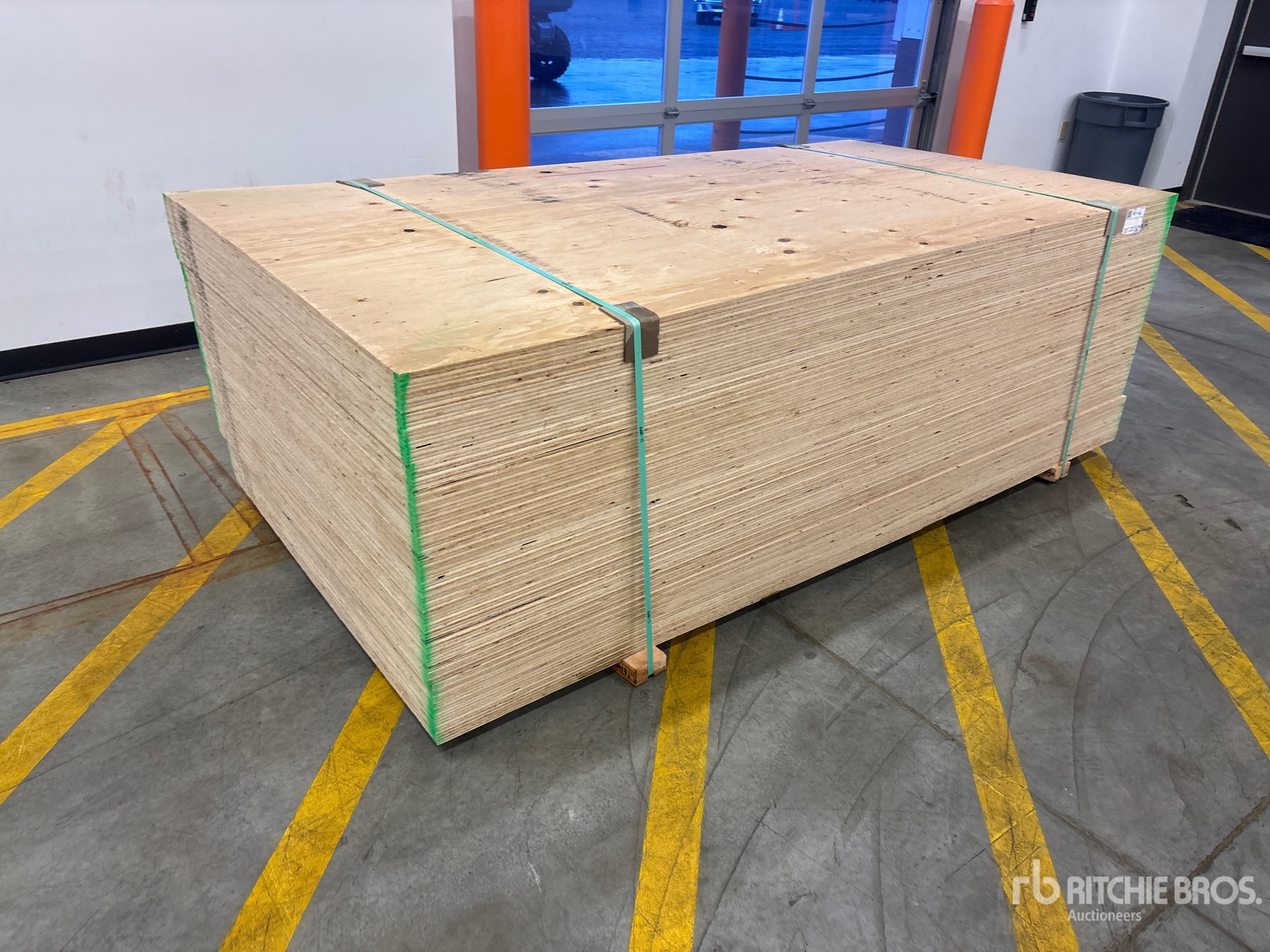 General Appearance with Bild, Ecke vorne rechts