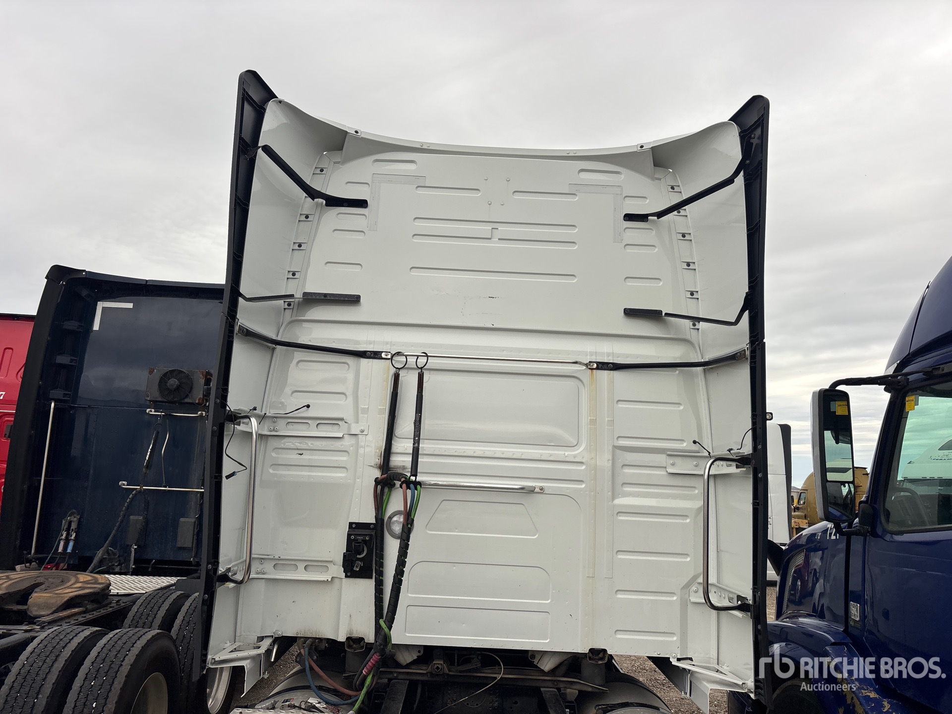 2022 Volvo VNL