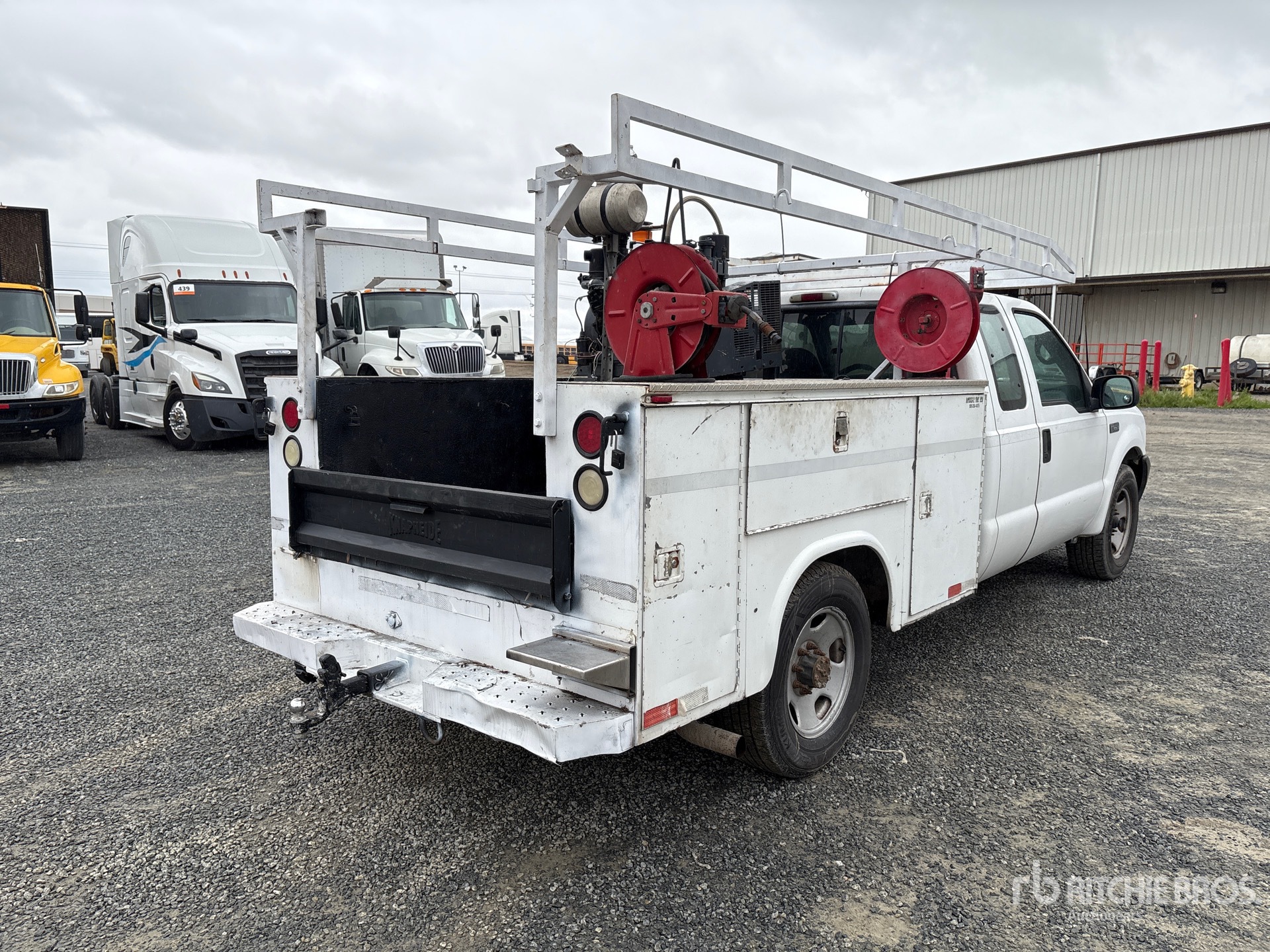 General Appearance with Picture, Right Rear Corner