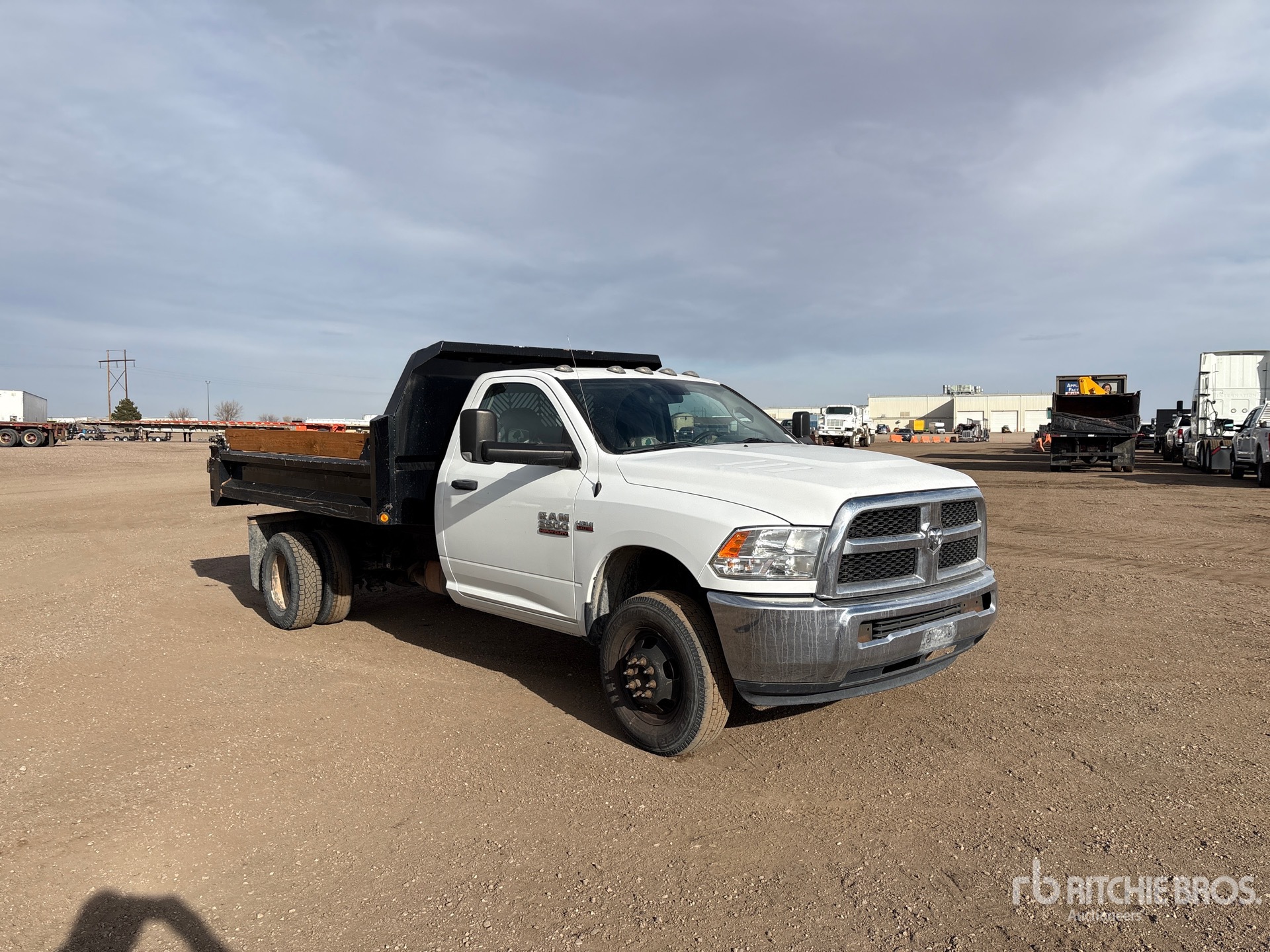 Aspect général with Image, coin avant droit