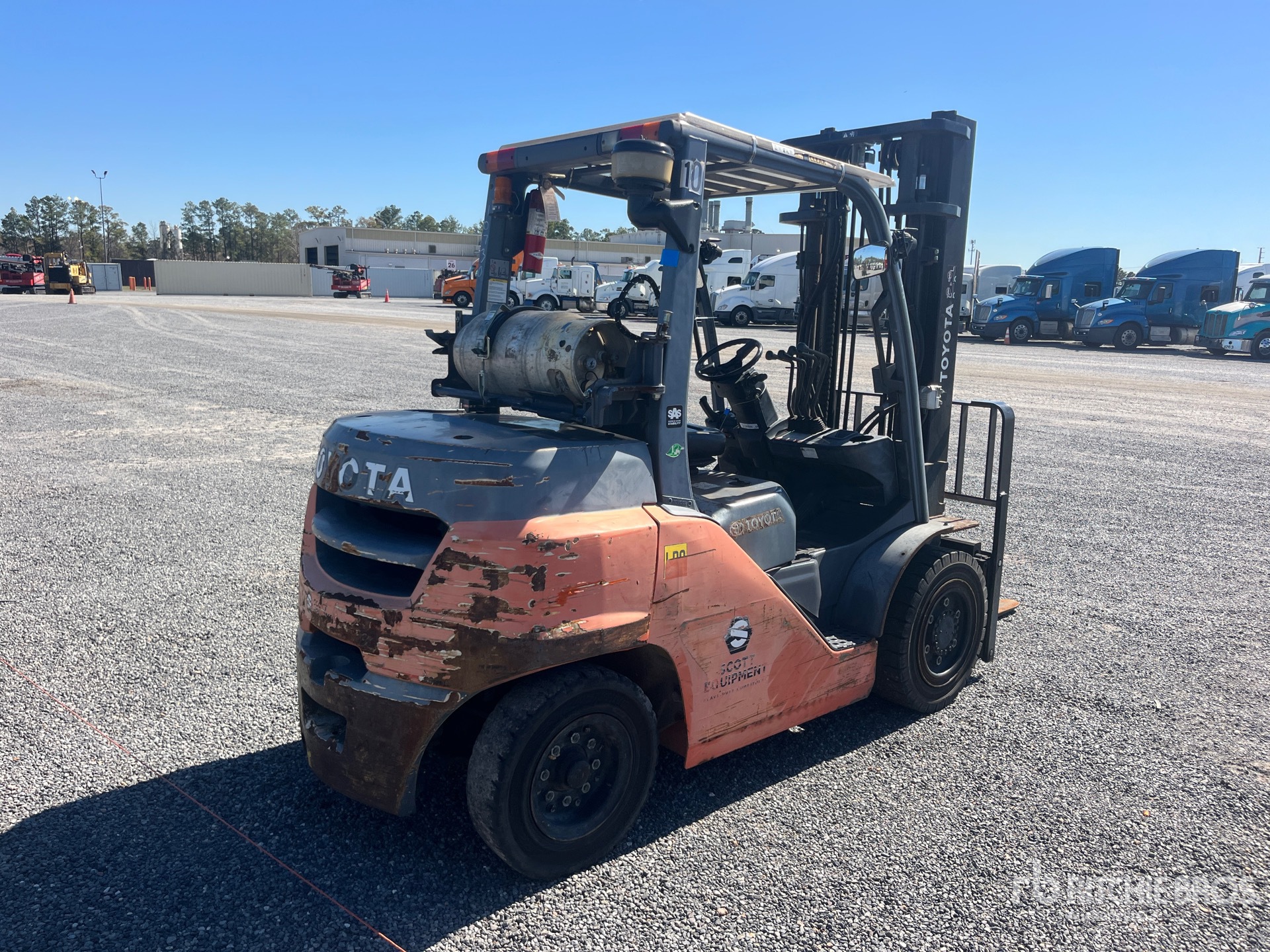 Aspect général with Image, coin arrière droit