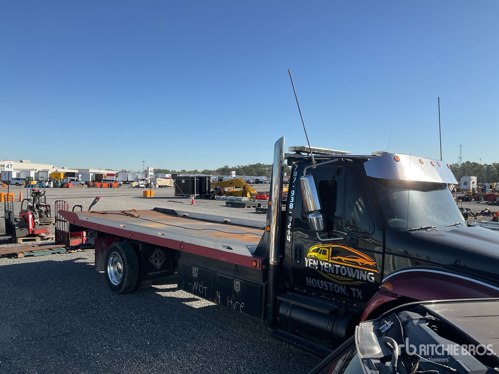 General Appearance with Picture, Right Front Corner