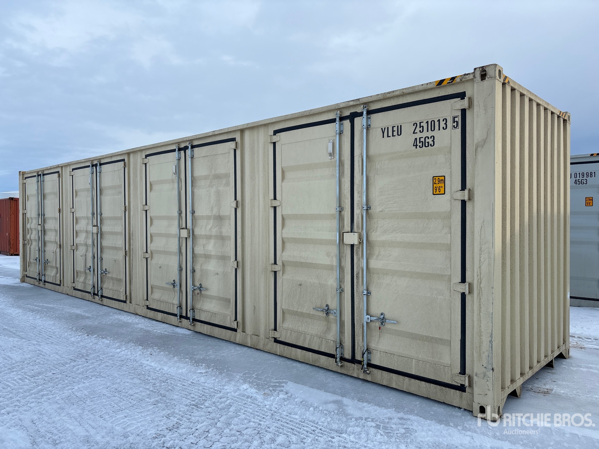 General Appearance with Foto, angolo anteriore sinistro