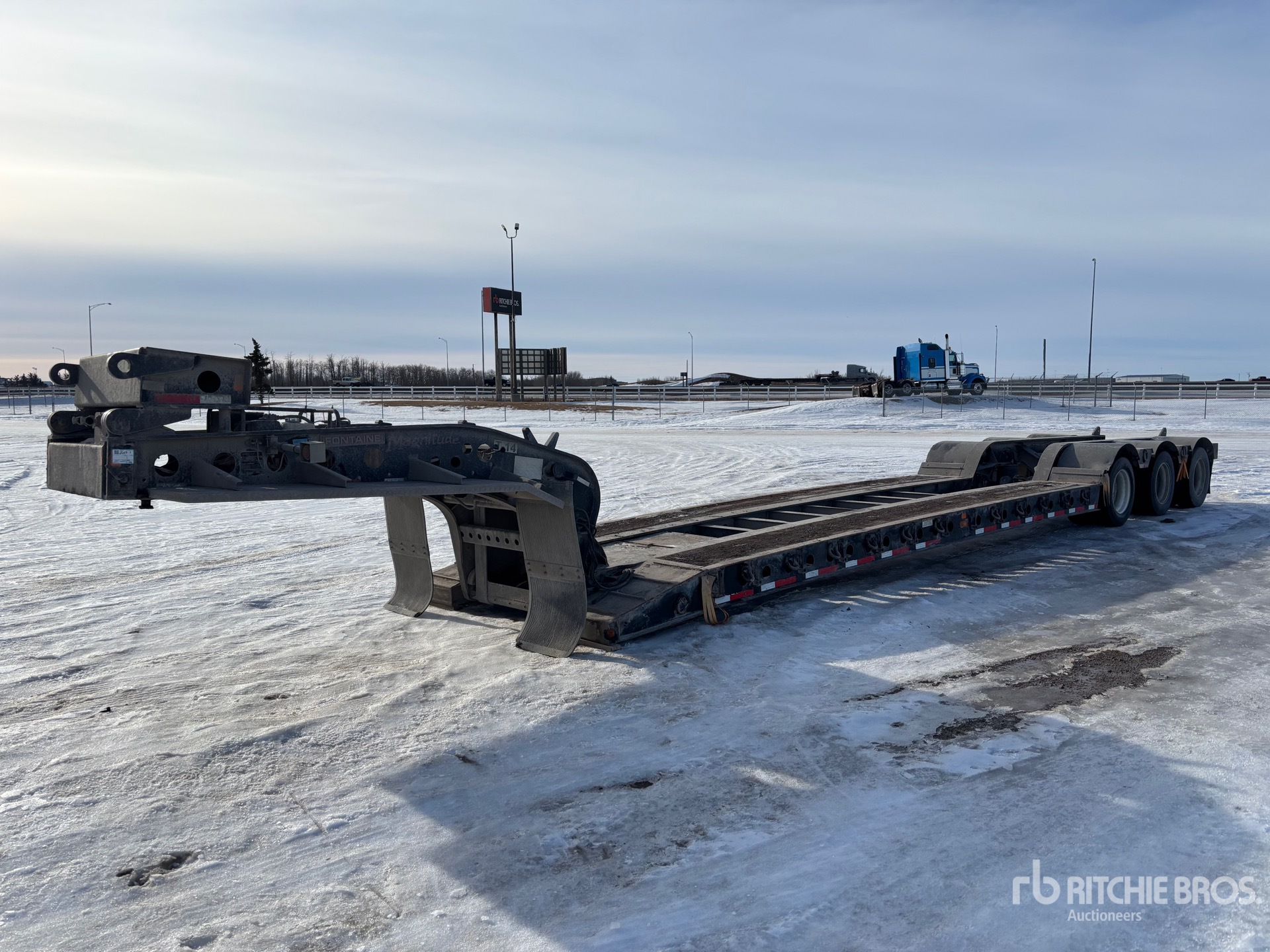 General Appearance with Bild, Ecke vorne links