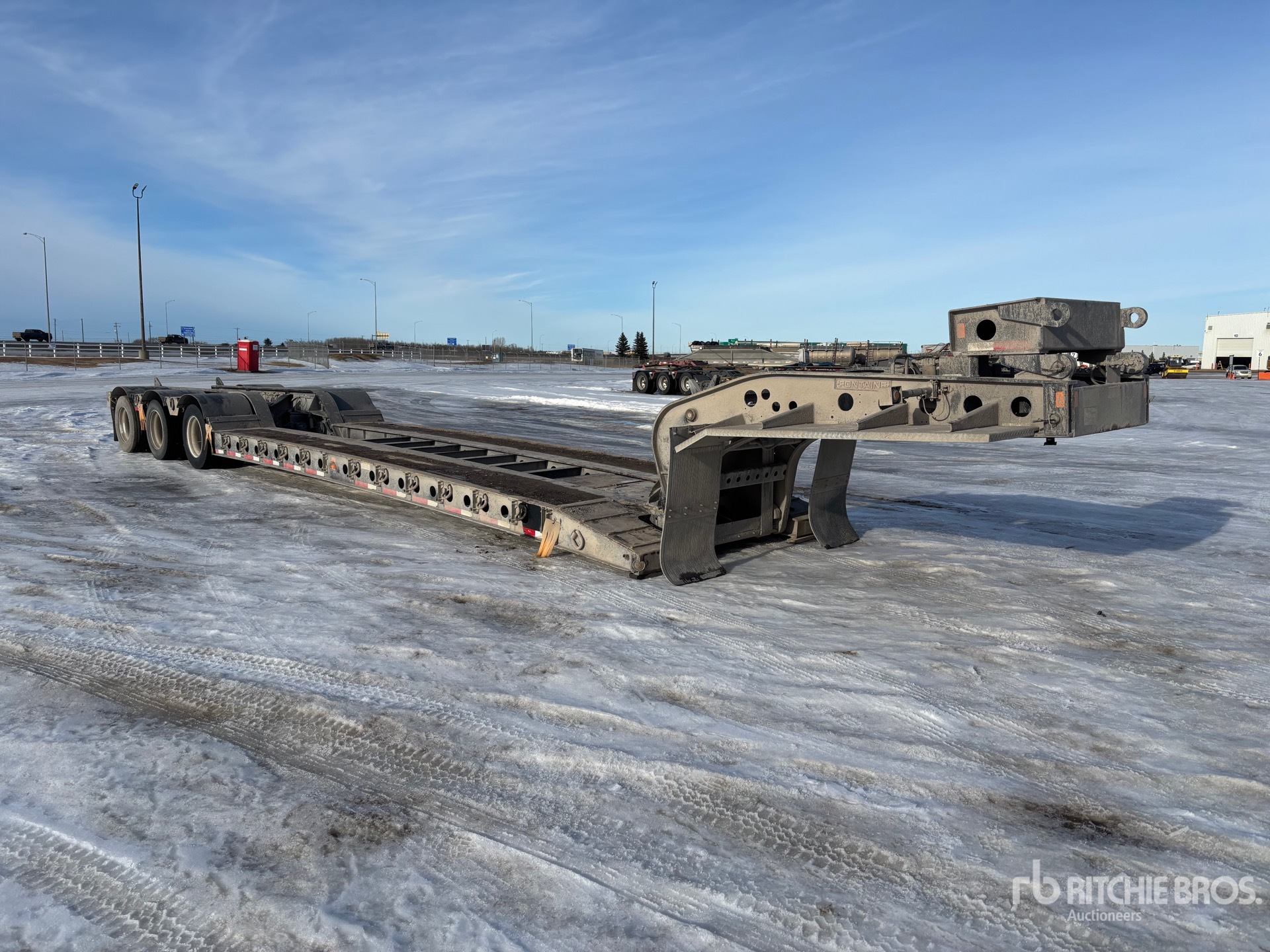 General Appearance with Bild, Ecke vorne rechts