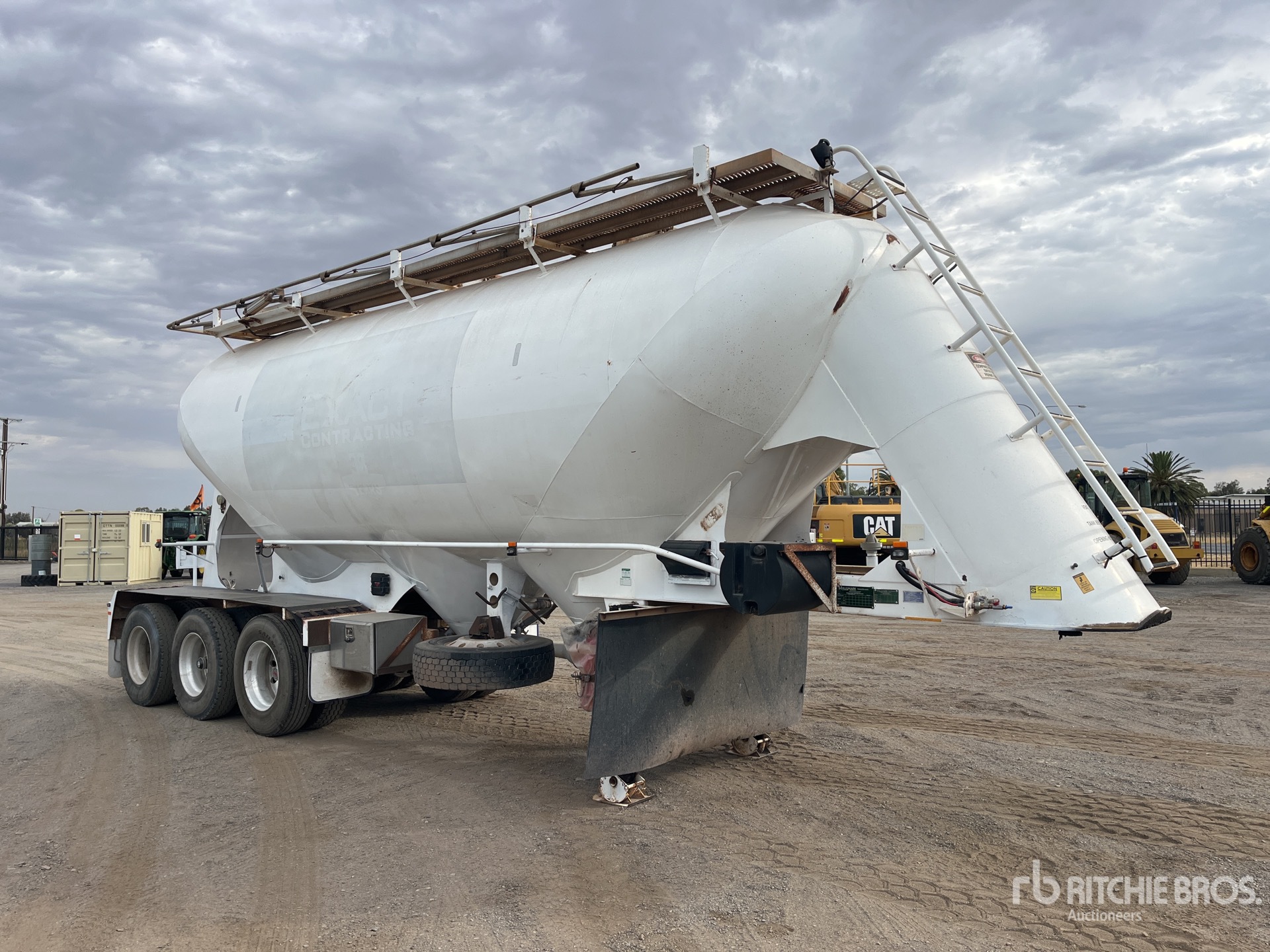 General Appearance with Foto, angolo anteriore sinistro