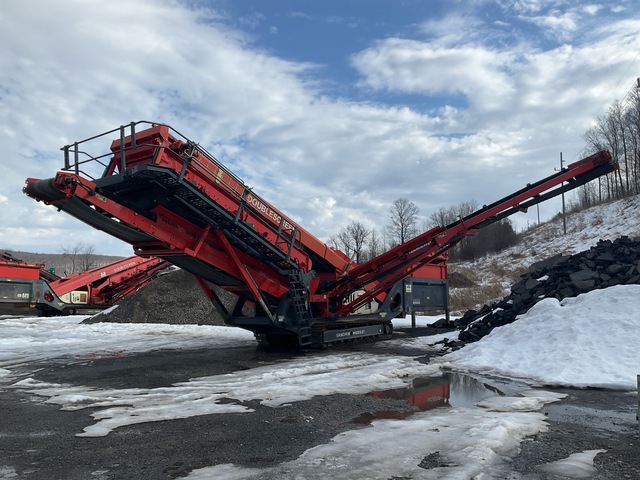 2017 Sandvik QA441 Tracked Incline Screen Plant 2017 Sandvik QA441 Tracked Incline Screen Plant