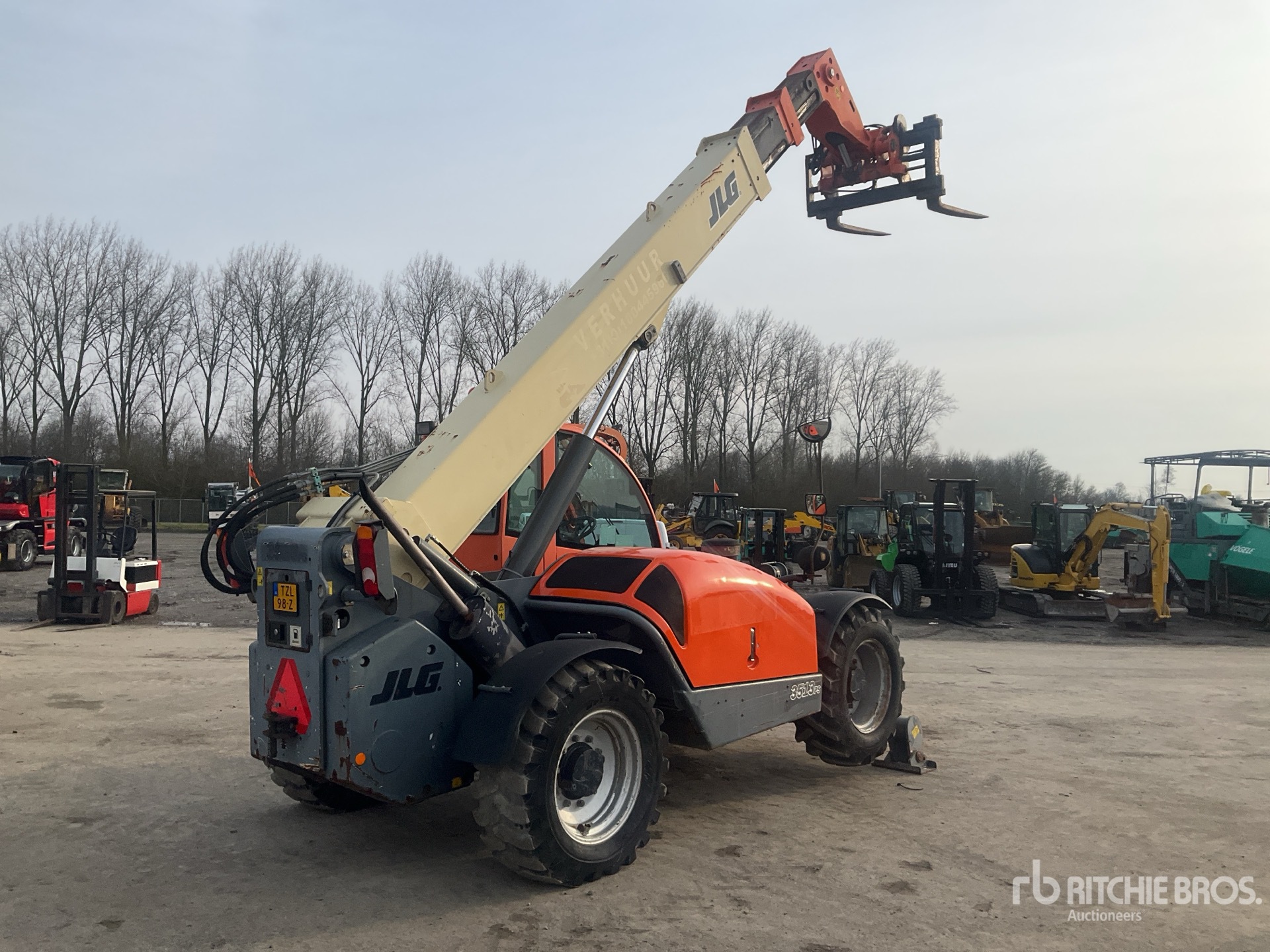 General Appearance with Picture, Right Rear Corner