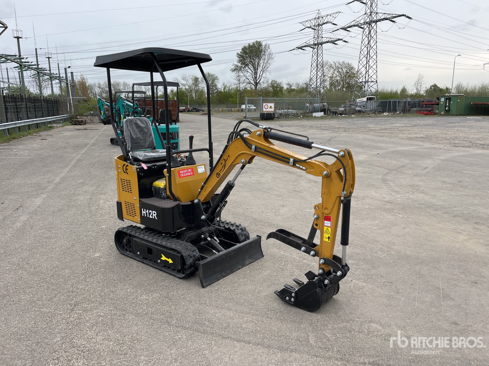 General Appearance with Picture, Right Front Corner