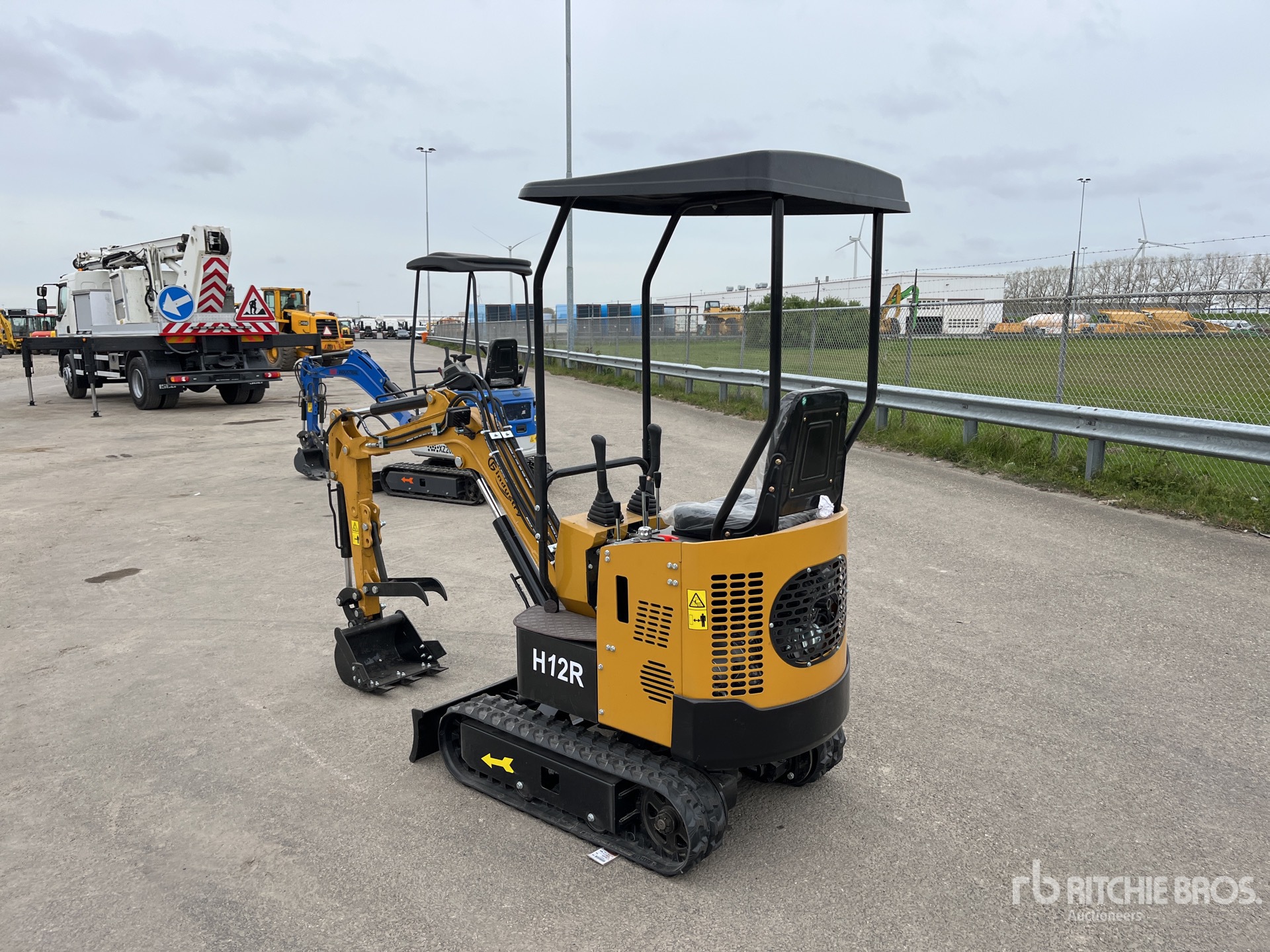 General Appearance with Picture, Left Rear Corner