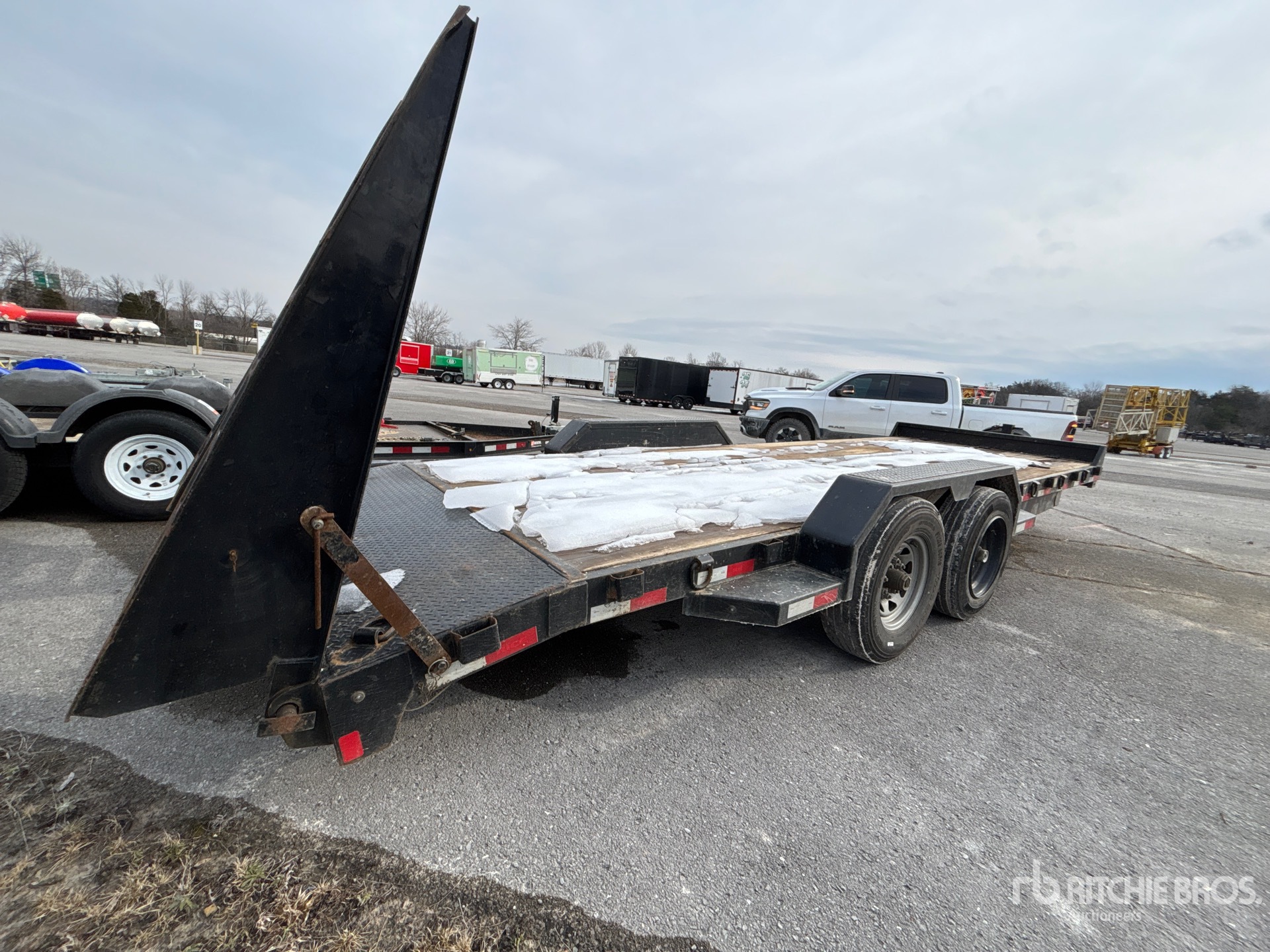 Aspect général with Image, coin arrière droit