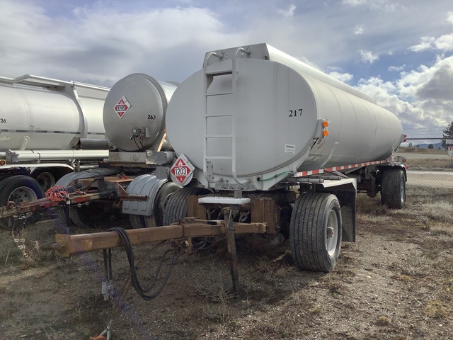 2002 Heil 5341 gal T/A Spread Axle Pup Tanker Trailer