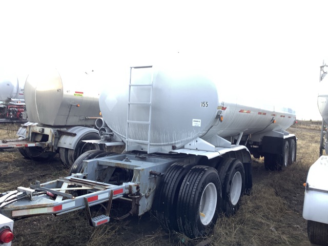 1984 Beall Quad/A Spread Axle Pup Tanker Trailer