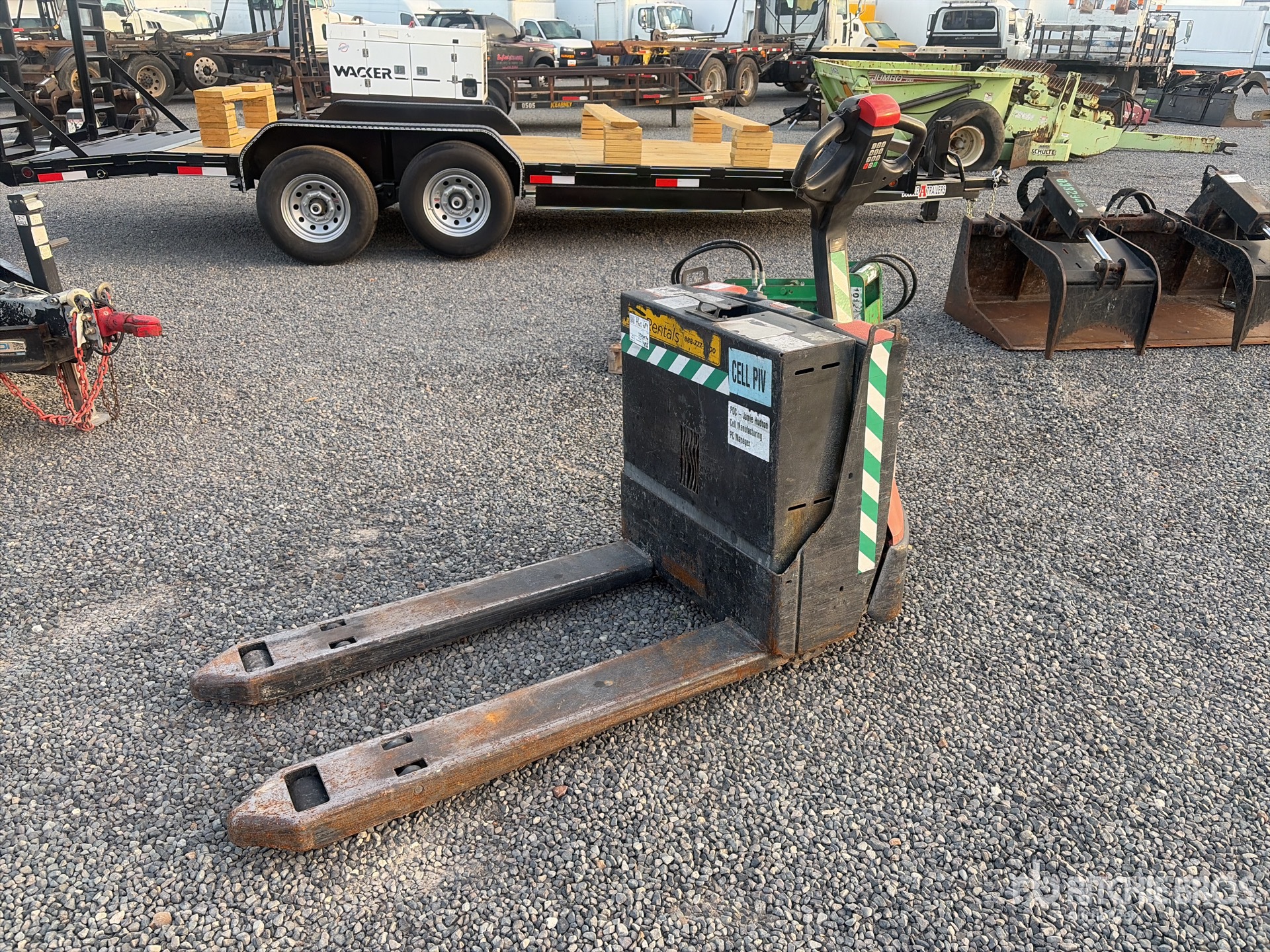 General Appearance with Picture, Left Front Corner