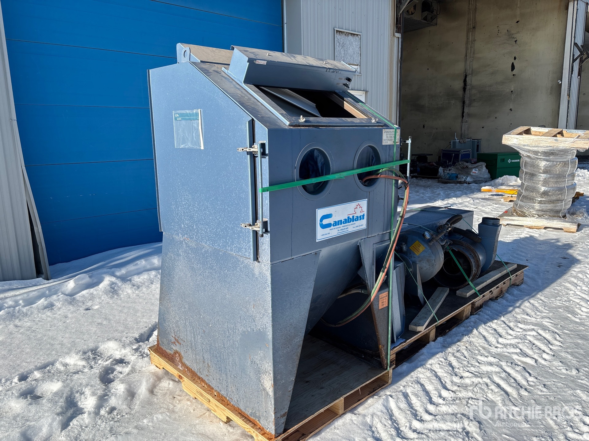 Aspect général with Image, coin avant gauche