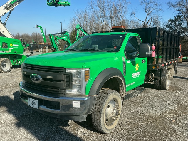2018 Ford F-450 XL 4x2 Flatbed Truck