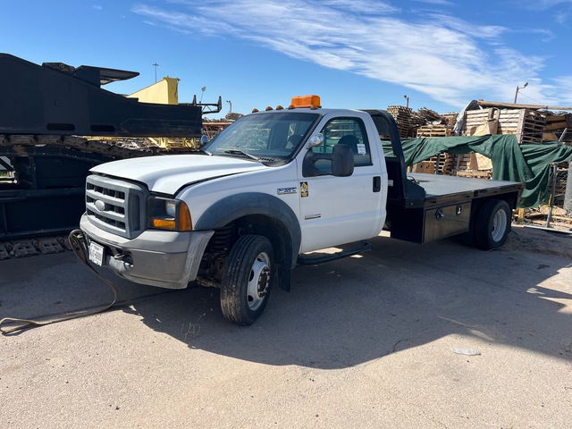 2006 Ford F-550 XL 4x2 Flatbed Truck (Inoperable)